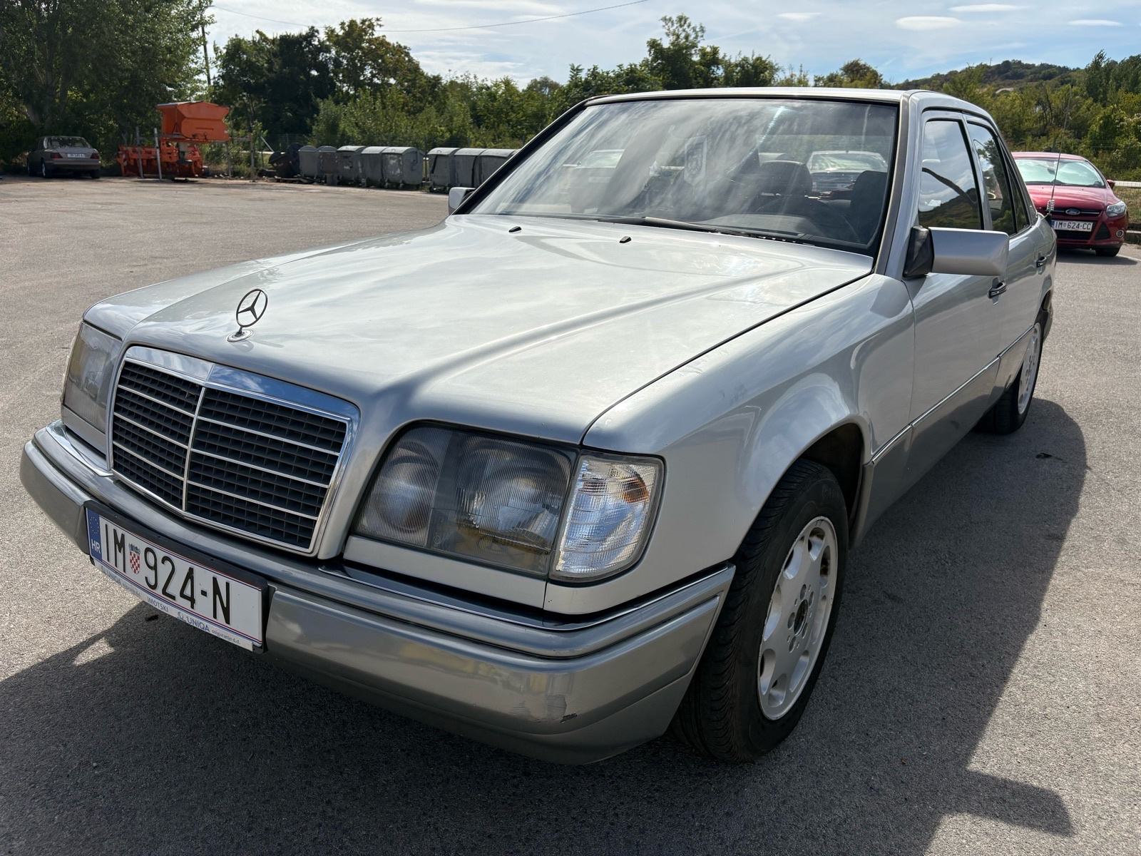 Mercedes-Benz E-klasa 200 D, pogled izvana - slika 1