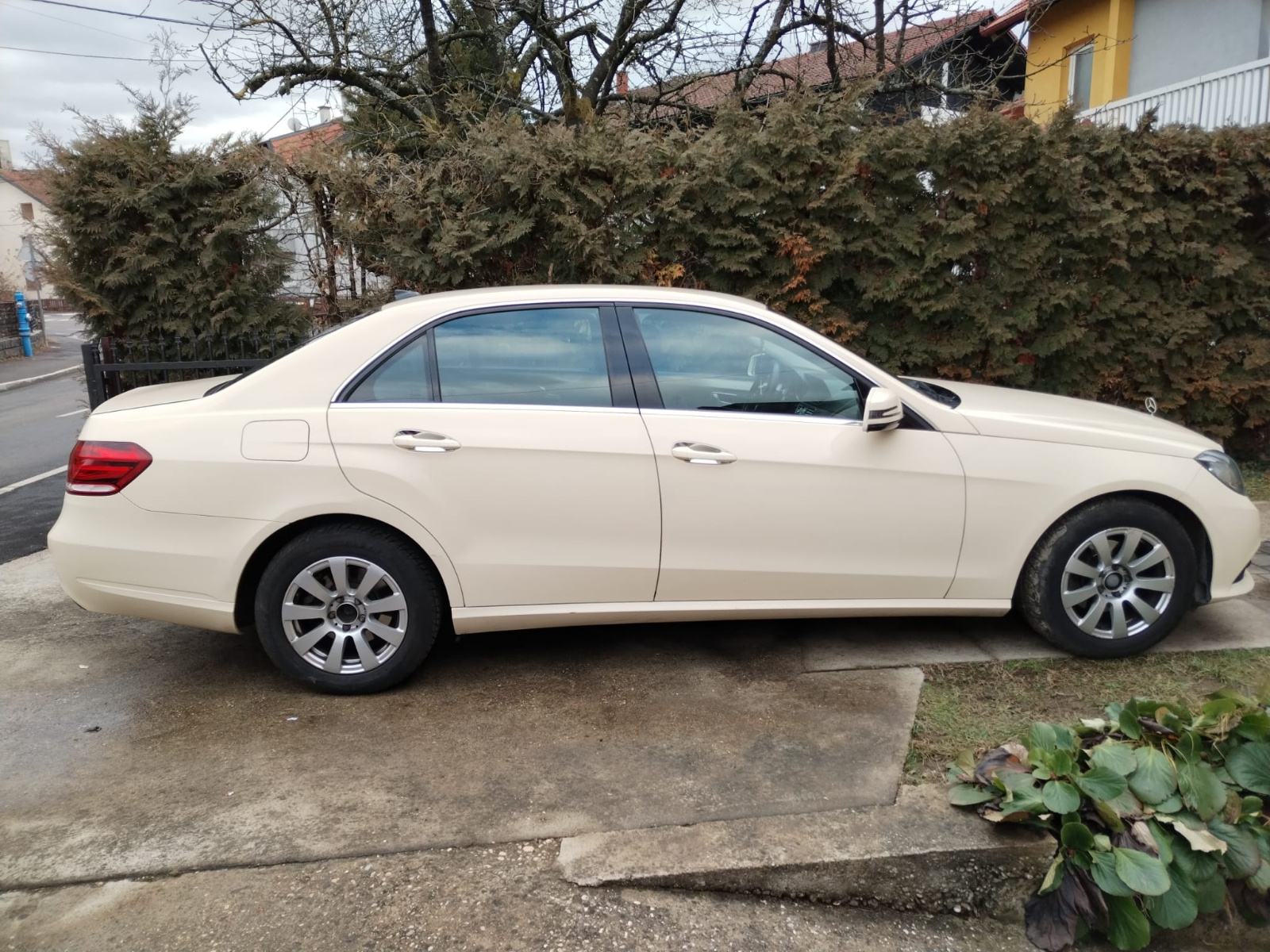 Mercedes-Benz E-klasa 212 automatik, pogled izvana - slika 2
