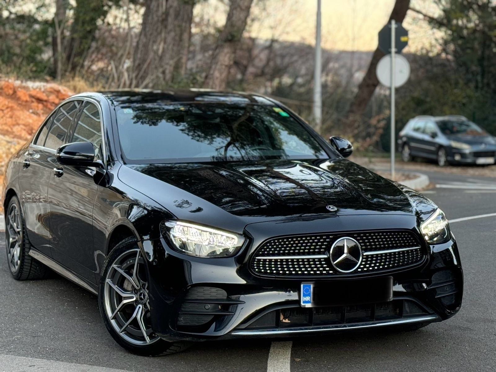 Mercedes-Benz E-klasa 220 4MATIC AMG F1 Zamjena!!!, fotografija 2