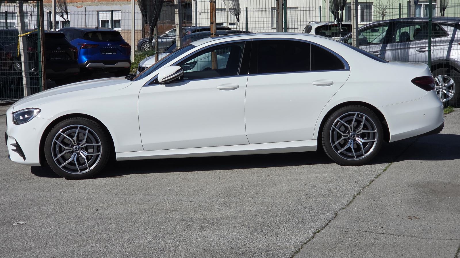 Mercedes-Benz E-klasa 220 AMG 65TKM LED NAVI KAMER ŠIBER, fotografija 2