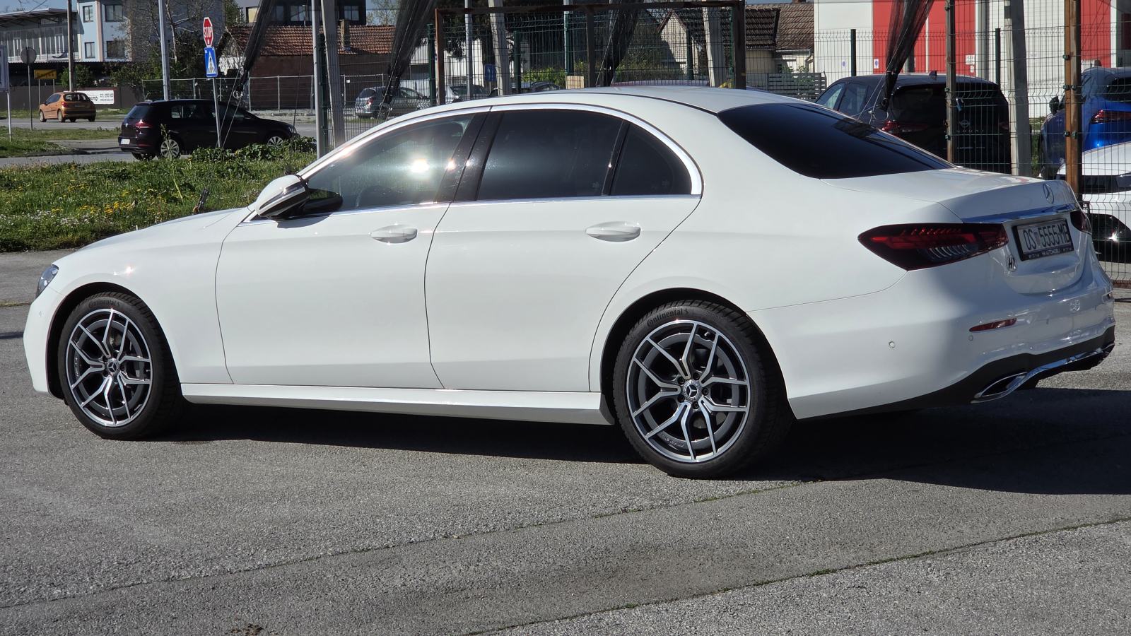 Mercedes-Benz E-klasa 220 AMG 65TKM LED NAVI KAMER ŠIBER, fotografija 5