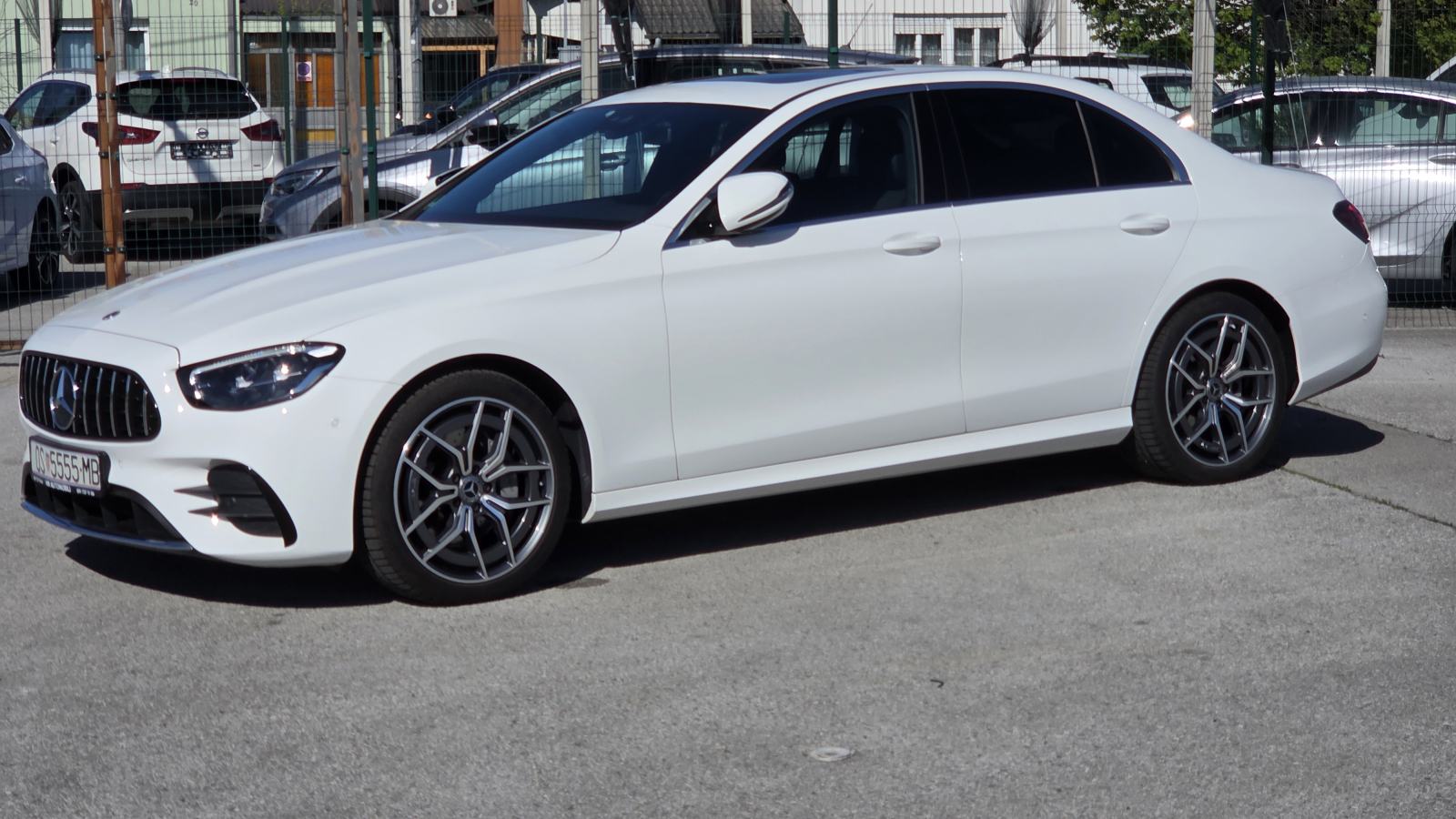Mercedes-Benz E-klasa 220 AMG 65TKM LED NAVI KAMER ŠIBER, fotografija 4