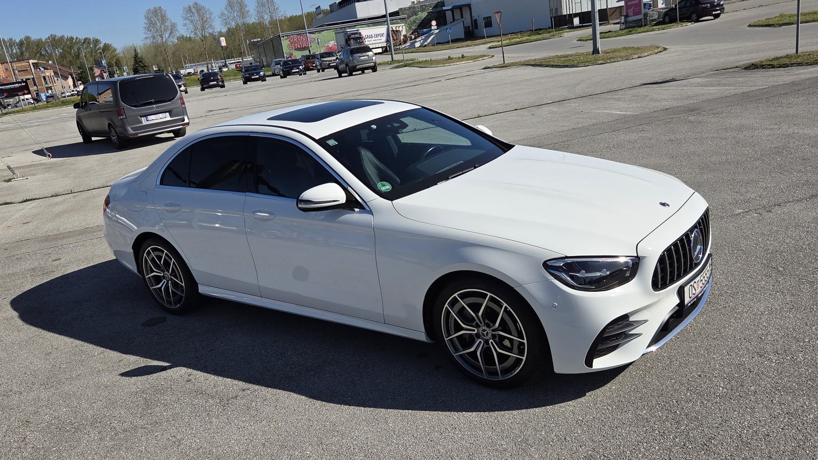 Mercedes-Benz E-klasa 220 AMG 65TKM LED NAVI KAMER ŠIBER, fotografija 14