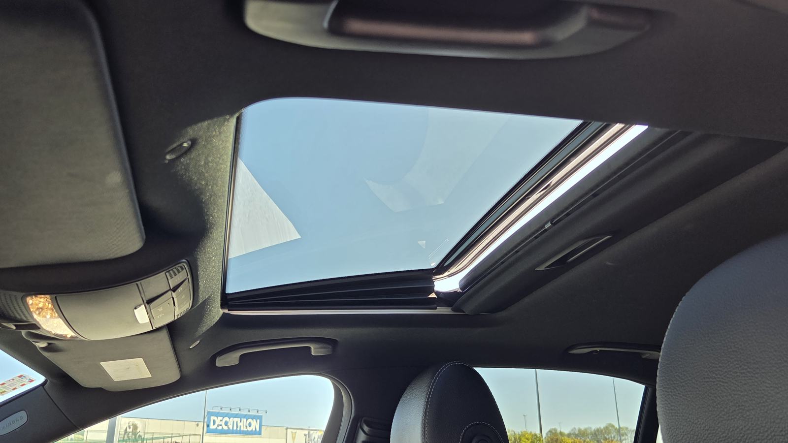 Mercedes-Benz E-klasa 220 AMG 65TKM LED NAVI KAMER ŠIBER, fotografija 16