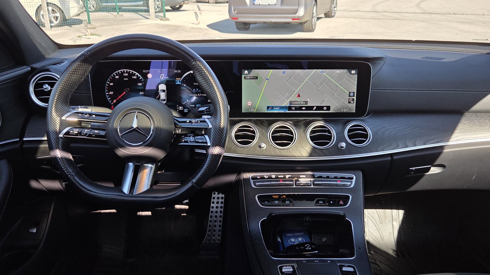 Mercedes-Benz E-klasa 220 AMG 65TKM LED NAVI KAMER ŠIBER, fotografija 17