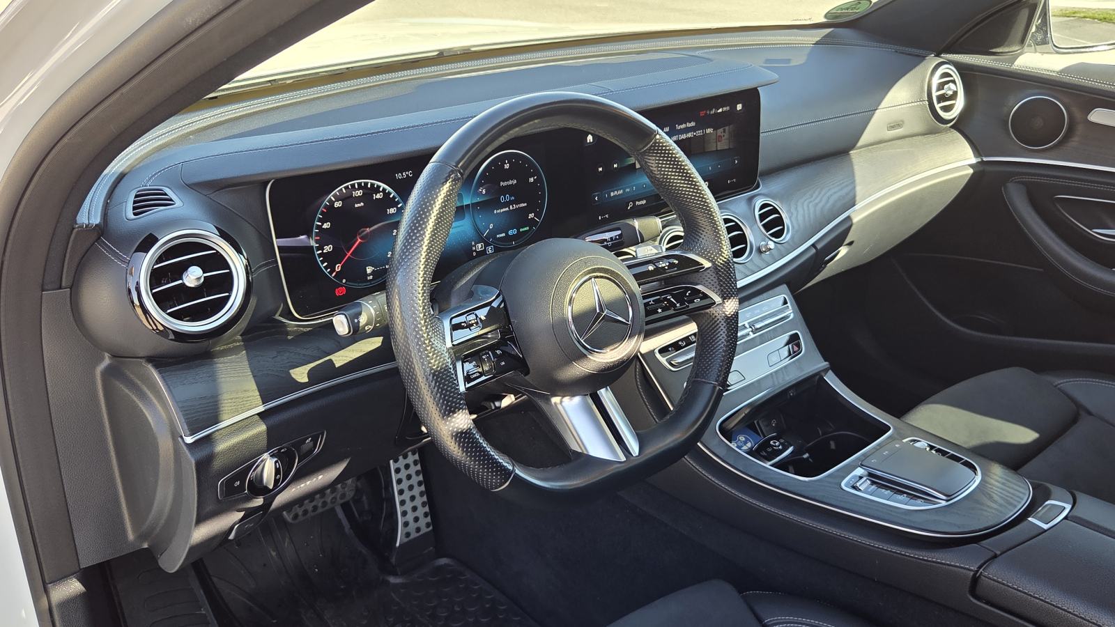 Mercedes-Benz E-klasa 220 AMG 65TKM LED NAVI KAMER ŠIBER, fotografija 20