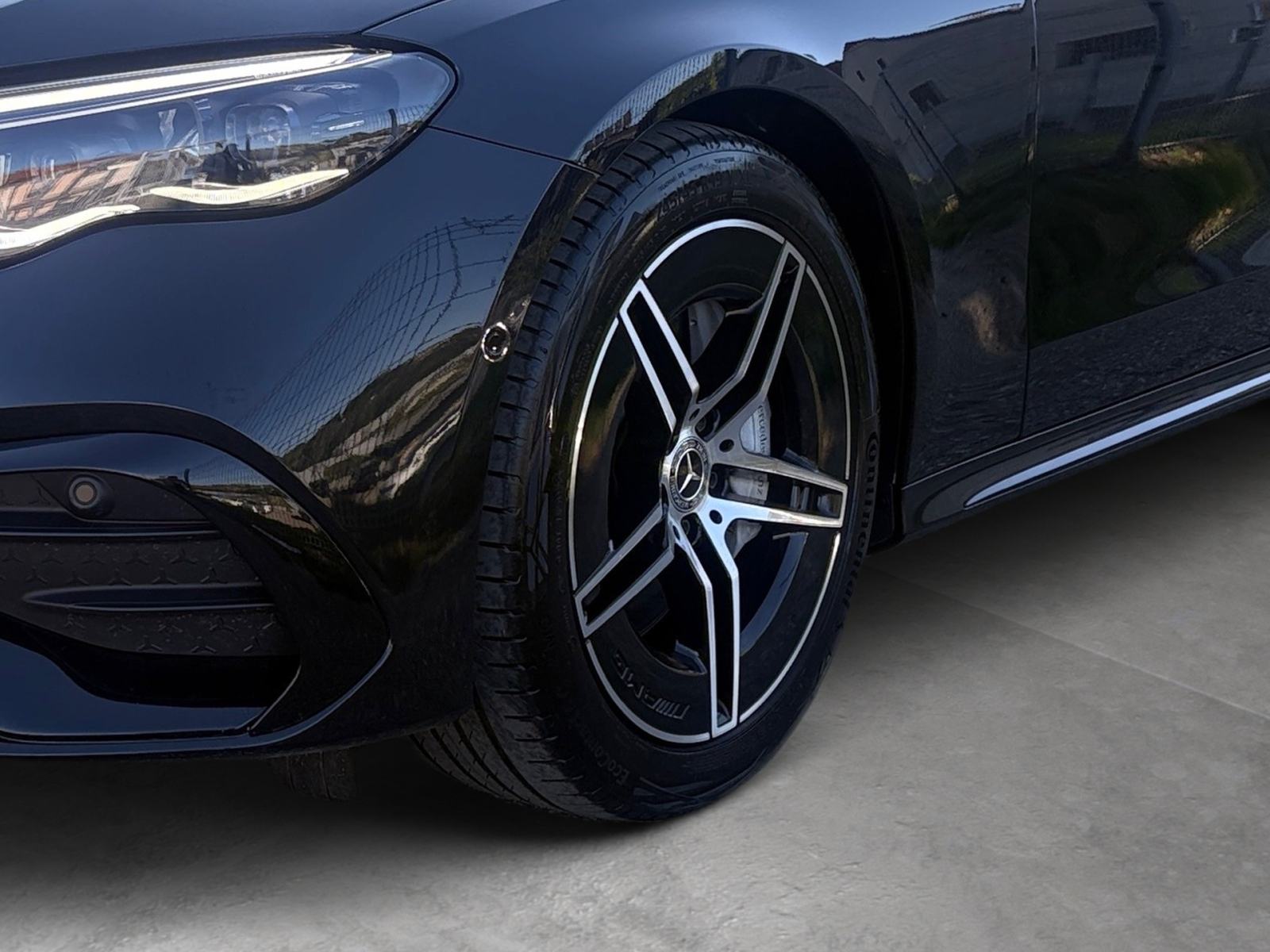 Mercedes-Benz E-klasa 220 4MATIC AMG, fotografija 5