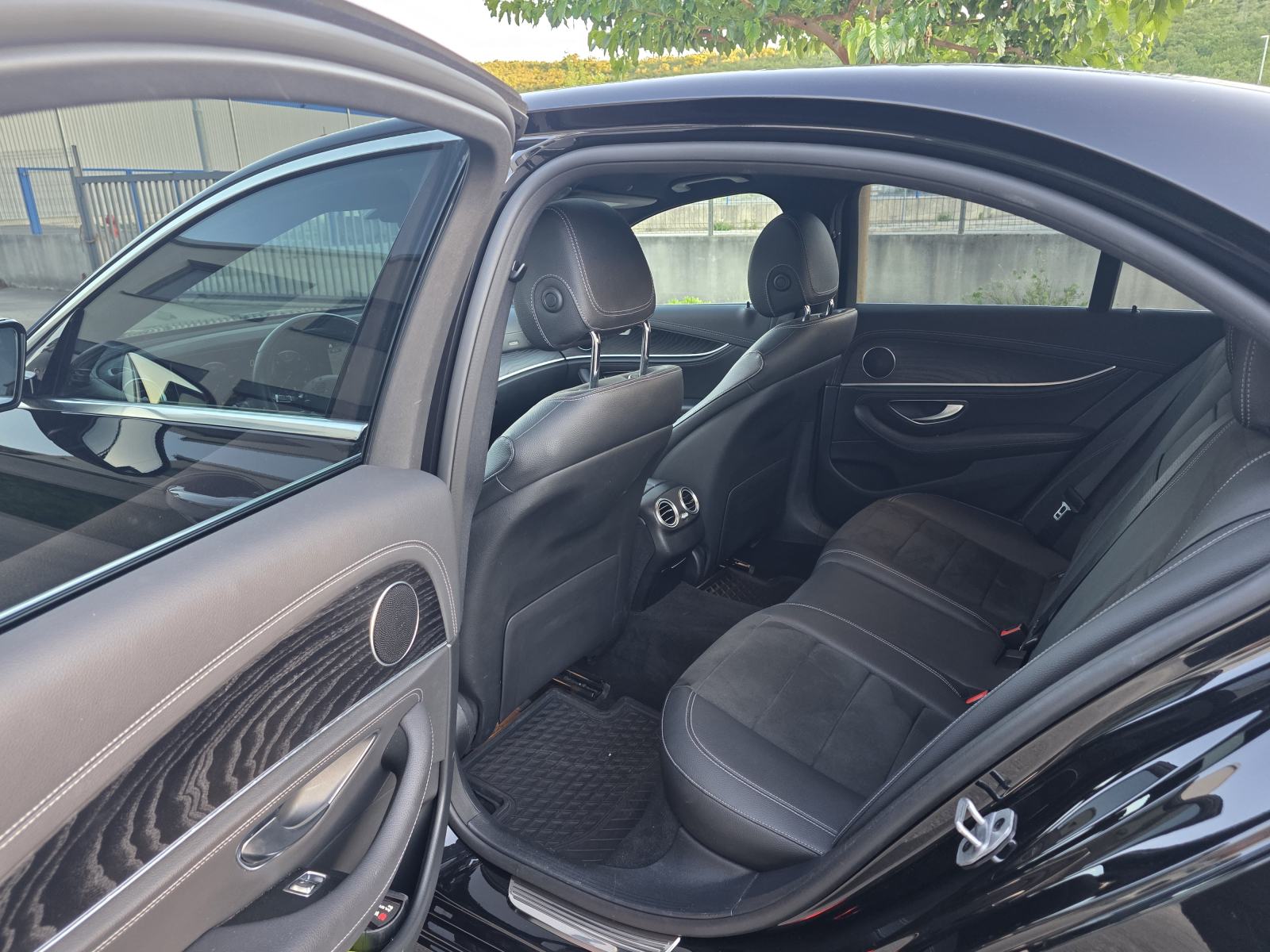 Mercedes-Benz E-klasa 220 4MATIC AMG, Šiber, Widescreen, 19, fotografija 11
