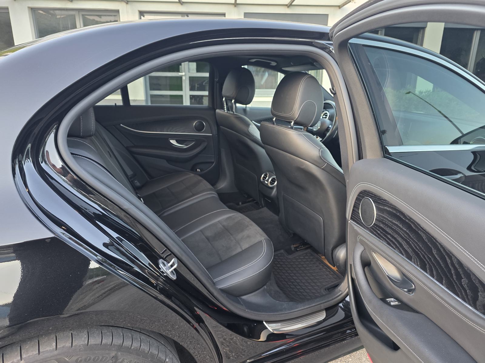Mercedes-Benz E-klasa 220 4MATIC AMG, Šiber, Widescreen, 19, fotografija 15