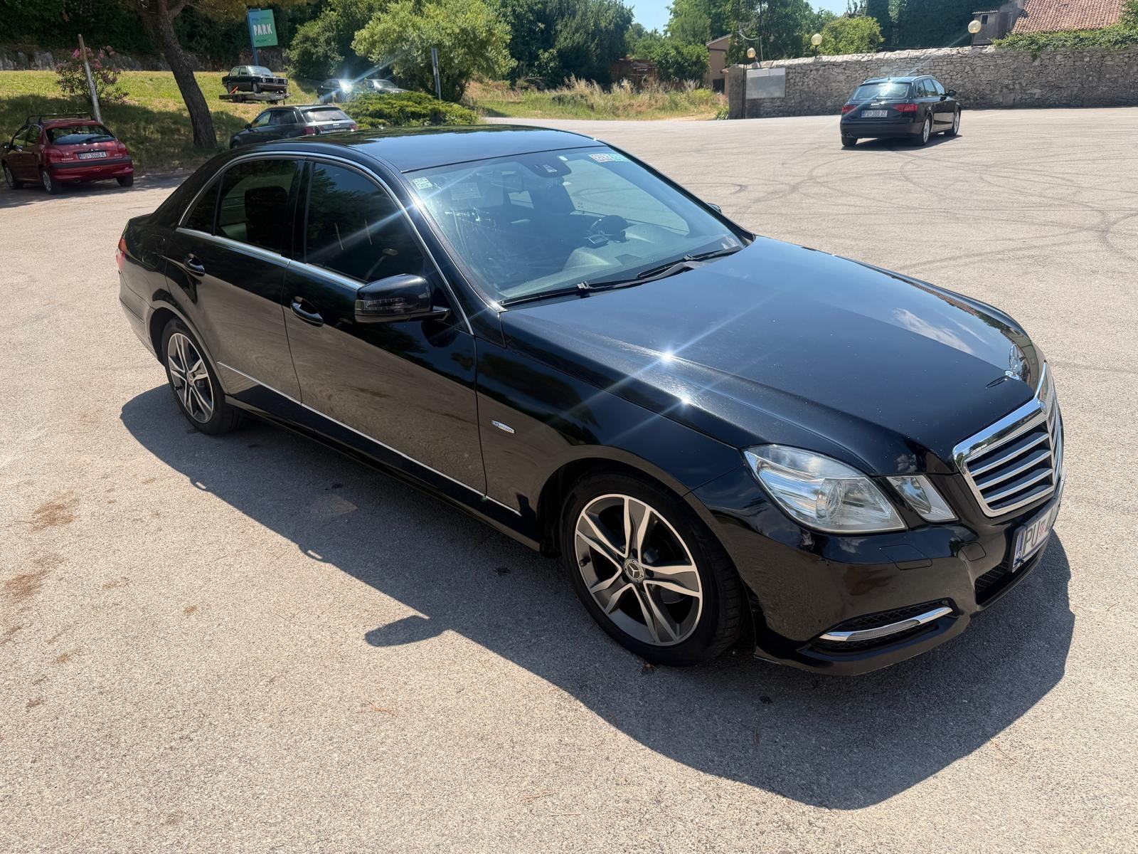 Mercedes-Benz E-klasa 220 CDI automatik, fotografija 4