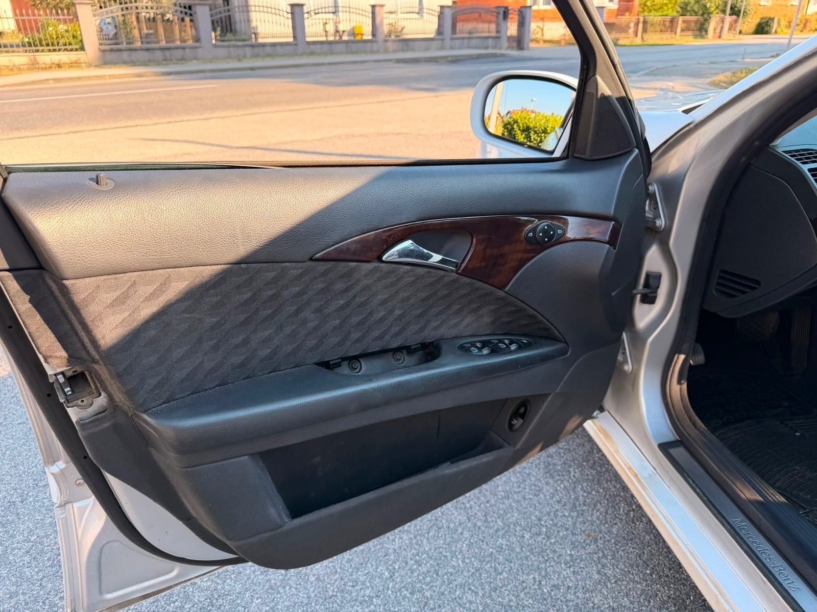 Mercedes-Benz E-klasa 220 CDI automatik, fotografija 3