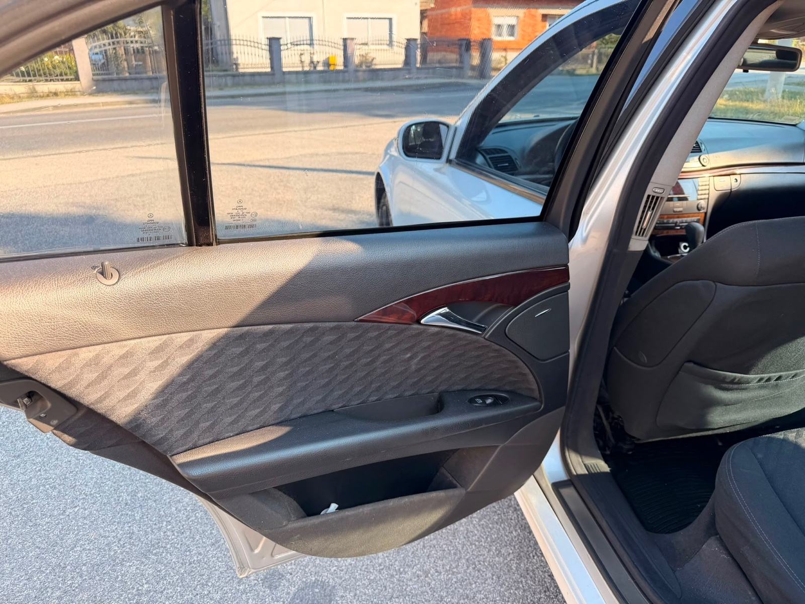 Mercedes-Benz E-klasa 220 CDI automatik, fotografija 5
