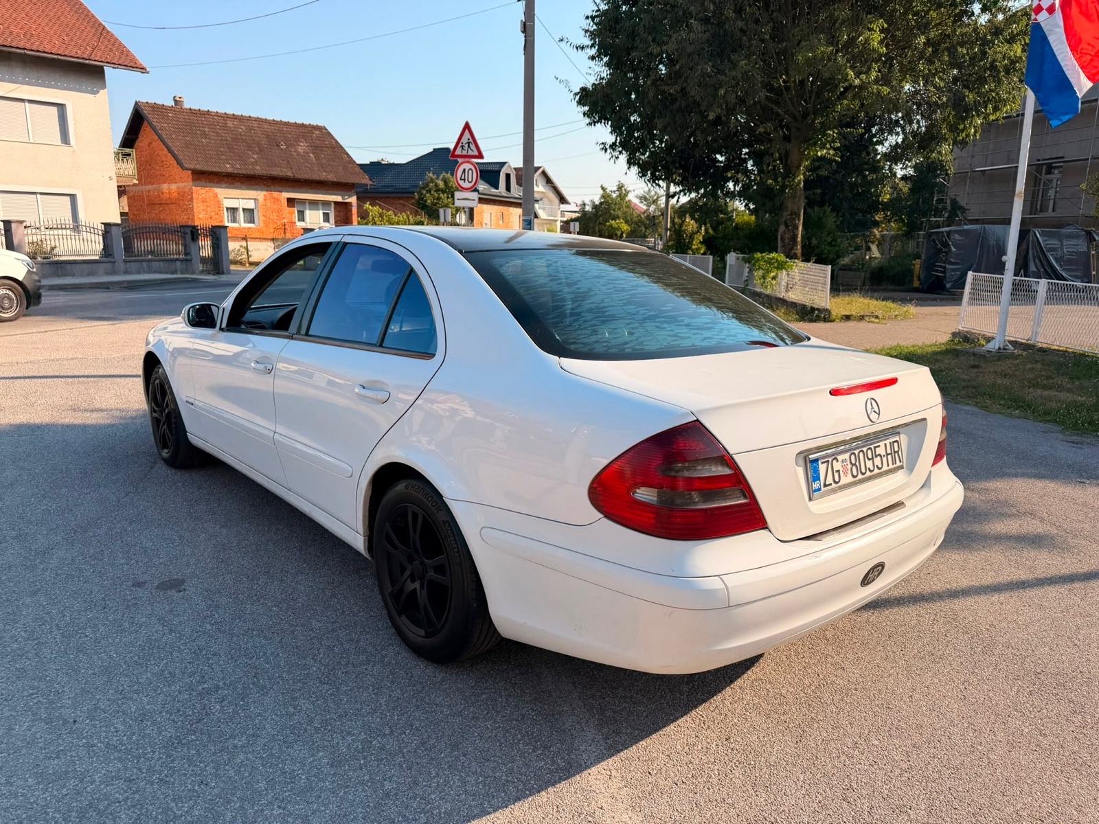 Mercedes-Benz E-klasa 220 CDI automatik, fotografija 12