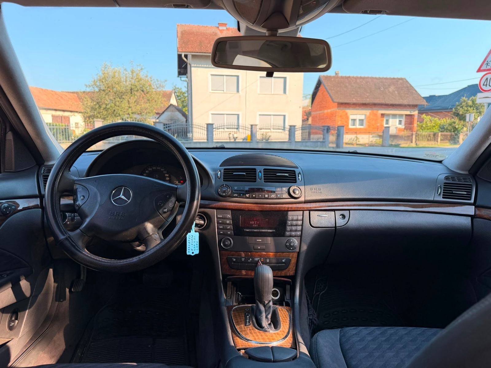 Mercedes-Benz E-klasa 220 CDI automatik, fotografija 13