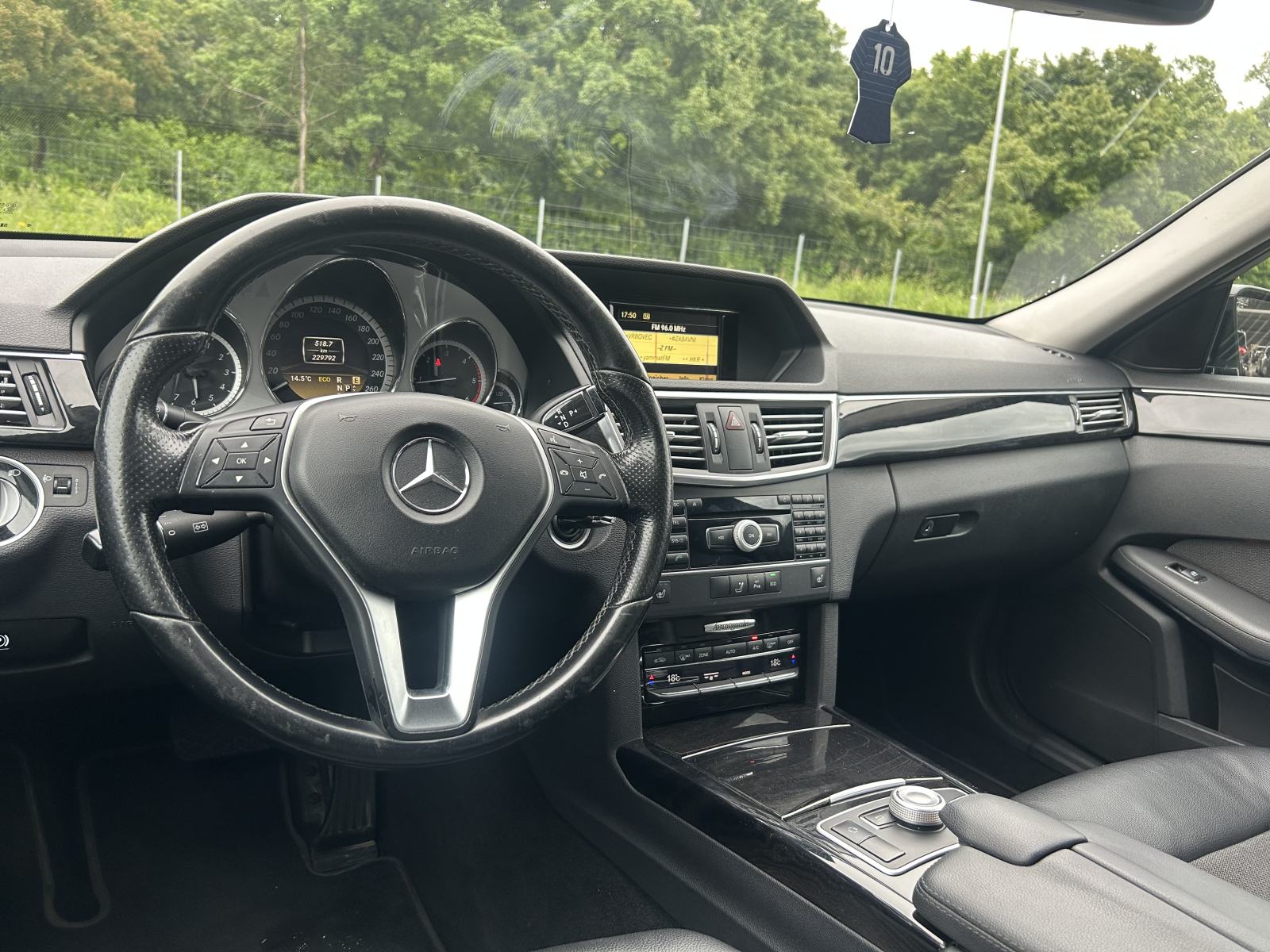 Mercedes-Benz E-klasa 220 CDI / Avantgarde/ kožna sijedala, fotografija 11