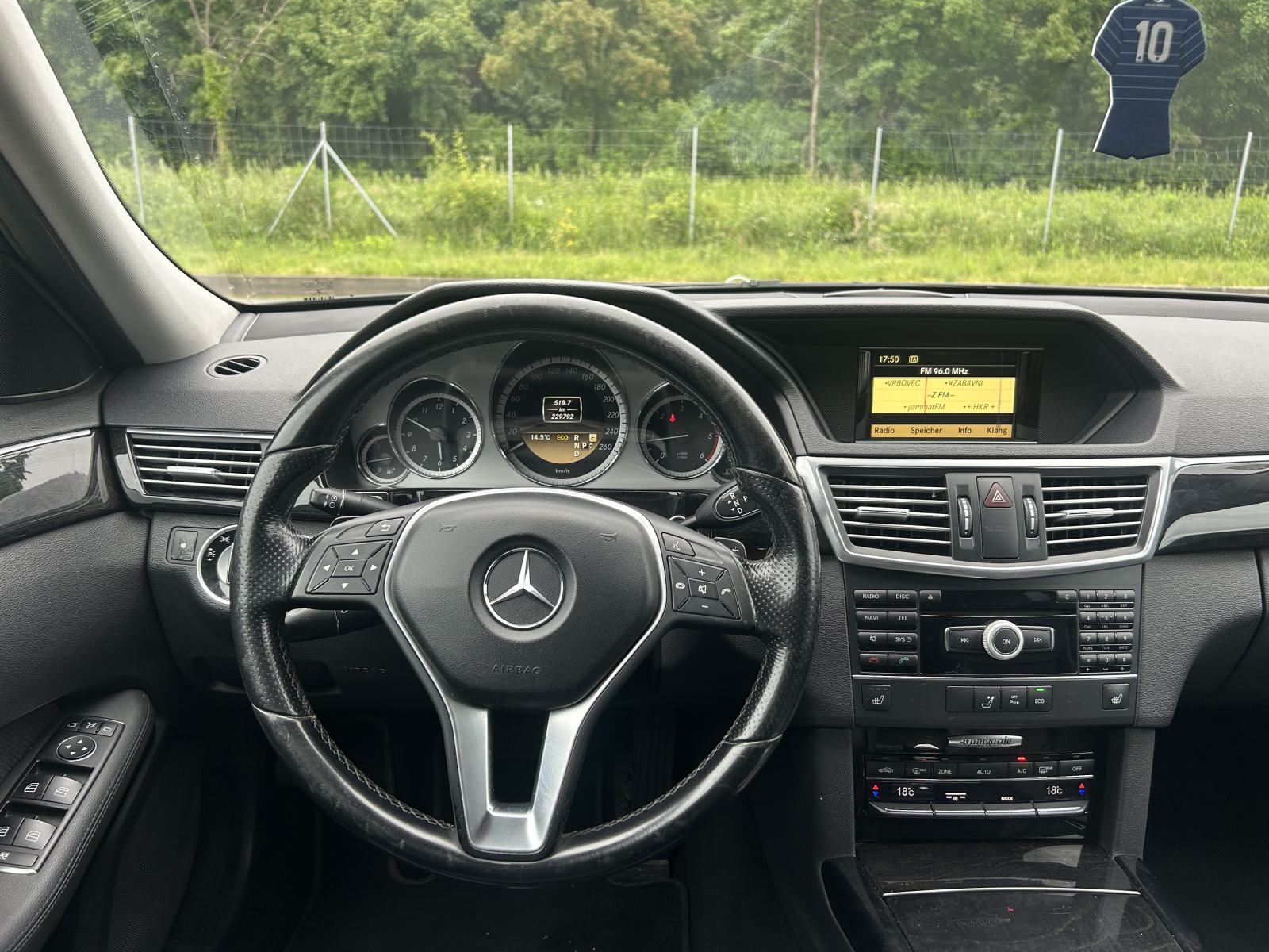 Mercedes-Benz E-klasa 220 CDI / Avantgarde/ kožna sijedala, fotografija 9