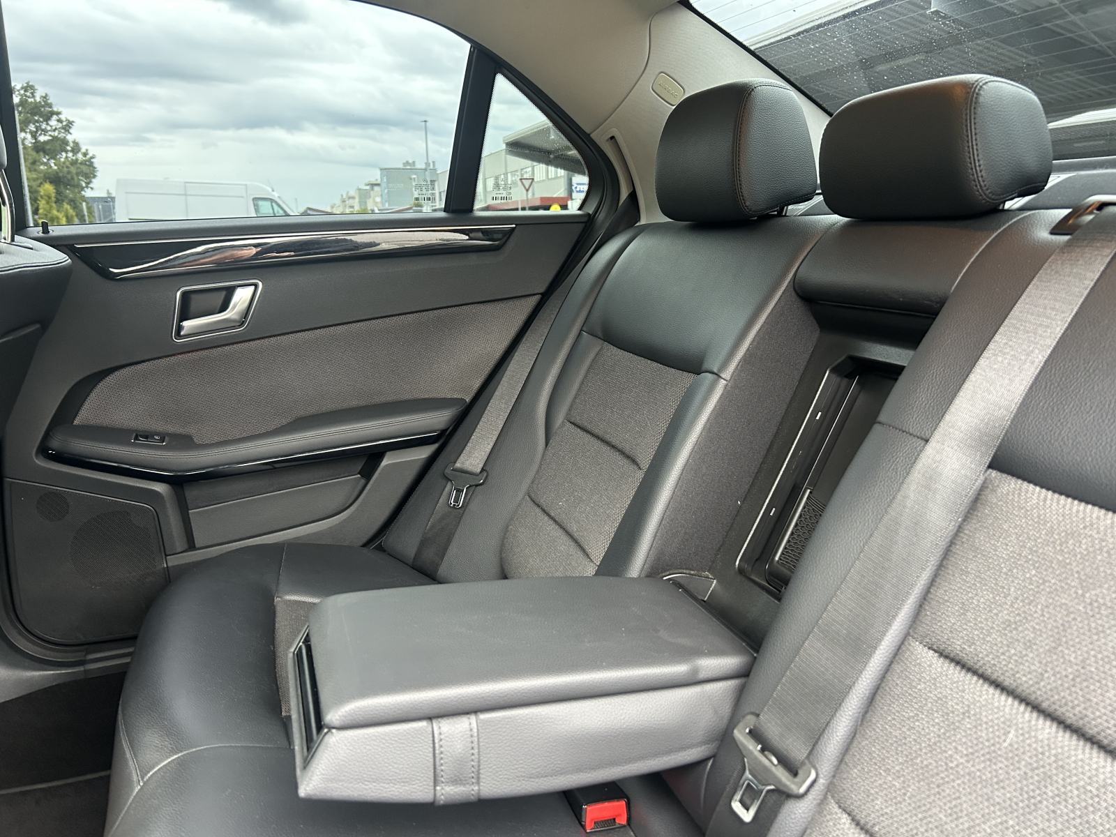 Mercedes-Benz E-klasa 220 CDI / Avantgarde/ kožna sijedala, fotografija 19