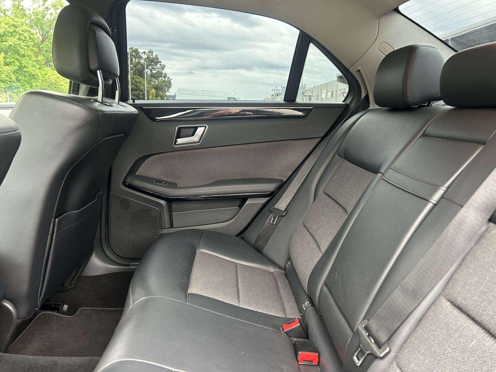 Mercedes-Benz E-klasa 220 CDI / Avantgarde/ kožna sijedala, fotografija 18