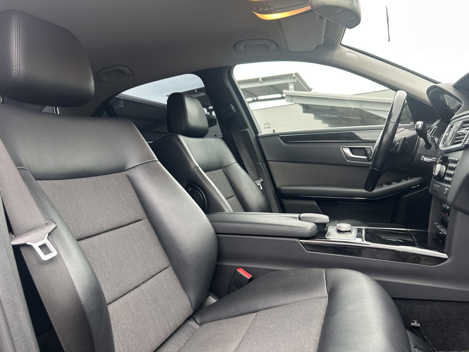 Mercedes-Benz E-klasa 220 CDI / Avantgarde/ kožna sijedala, fotografija 13