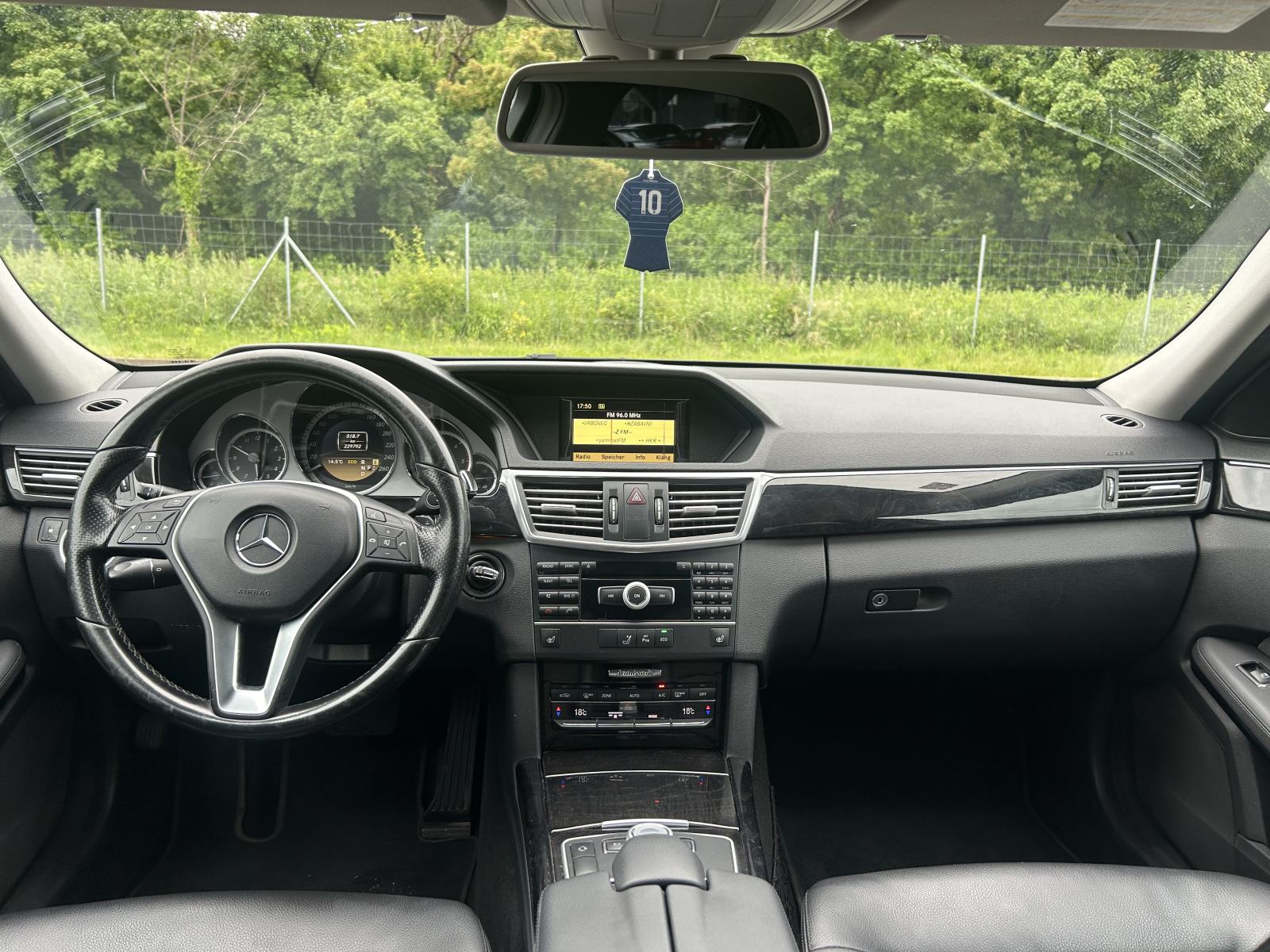 Mercedes-Benz E-klasa 220 CDI / Avantgarde/ kožna sijedala, fotografija 8