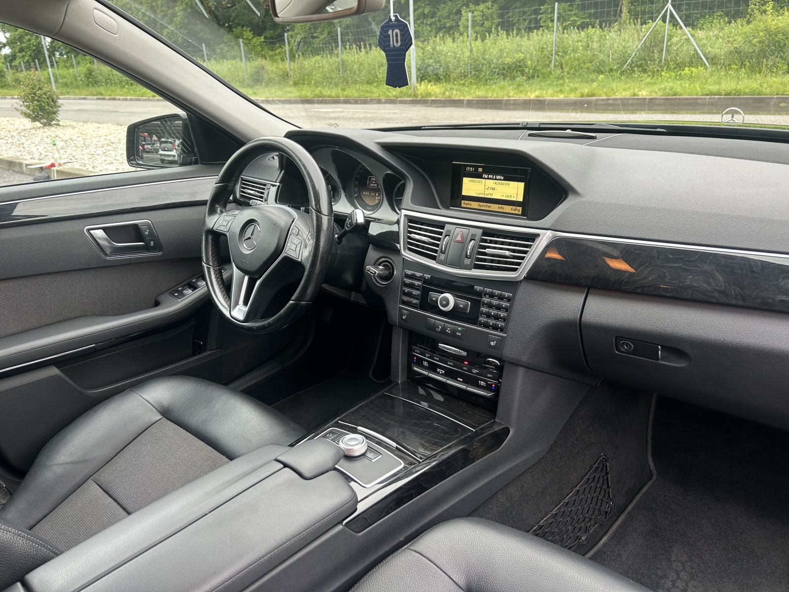 Mercedes-Benz E-klasa 220 CDI / Avantgarde/ kožna sijedala, fotografija 12