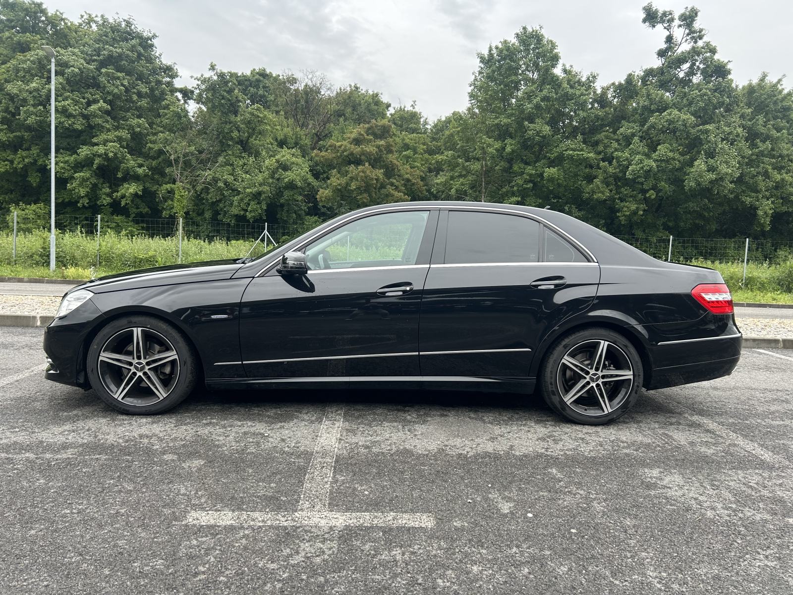 Mercedes-Benz E-klasa 220 CDI / Avantgarde/ kožna sijedala, fotografija 4