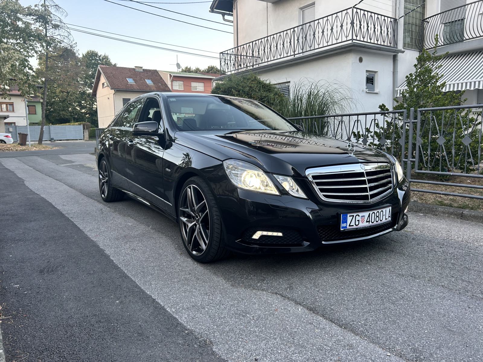 Mercedes-Benz E-klasa 220 CDI AVANTGARDE, fotografija 2