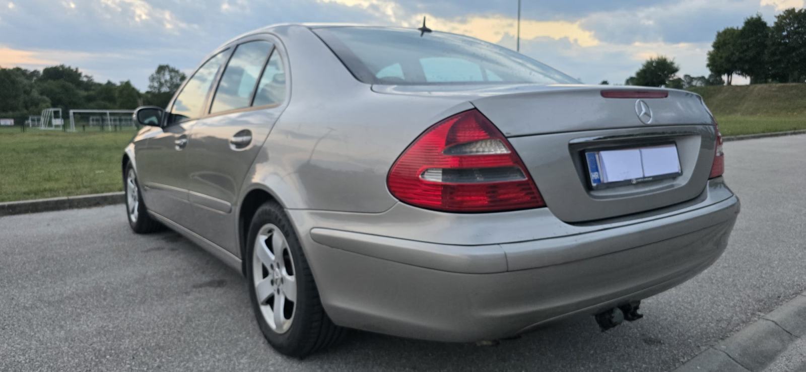 Mercedes-Benz E-klasa 220 CDI Classic automatik kreditne kartice 36, fotografija 3