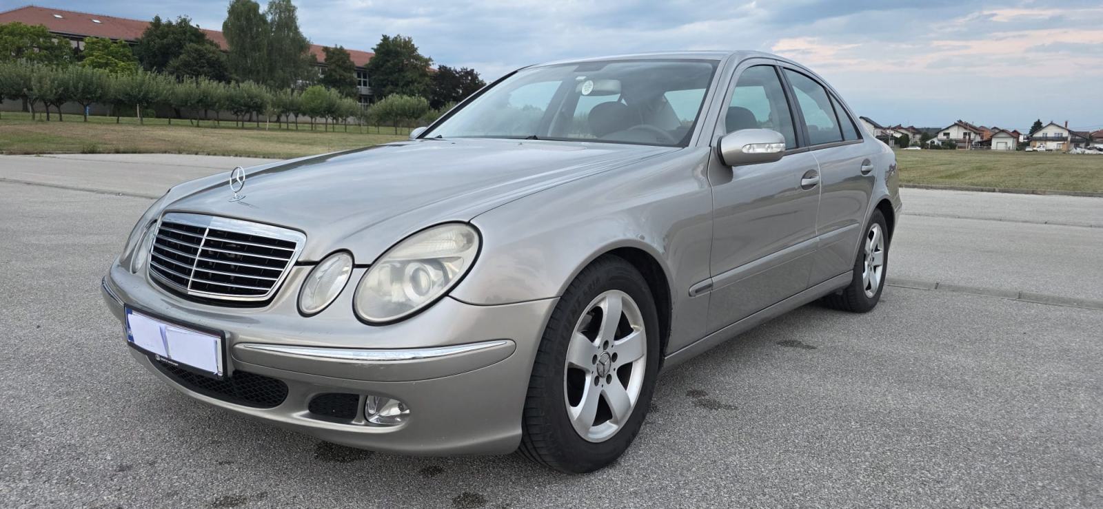 Mercedes-Benz E-klasa 220 CDI Classic automatik kreditne kartice 36, fotografija 2