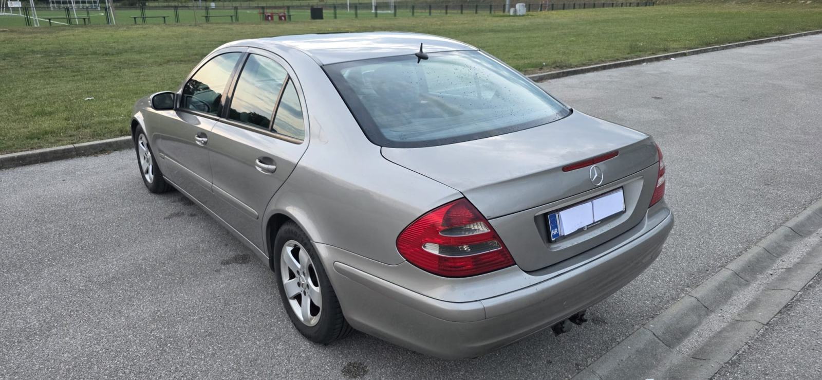 Mercedes-Benz E-klasa 220 CDI Classic automatik kreditne kartice 36, fotografija 14