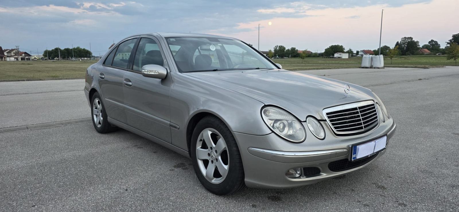 Mercedes-Benz E-klasa 220 CDI Classic automatik kreditne kartice 36, fotografija 18