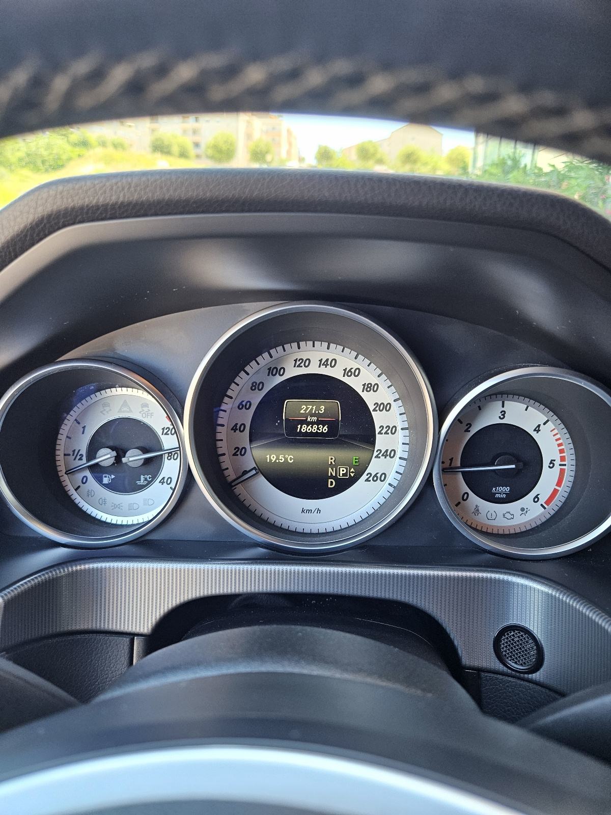 Mercedes-Benz E-klasa 220 CDI, fotografija 10