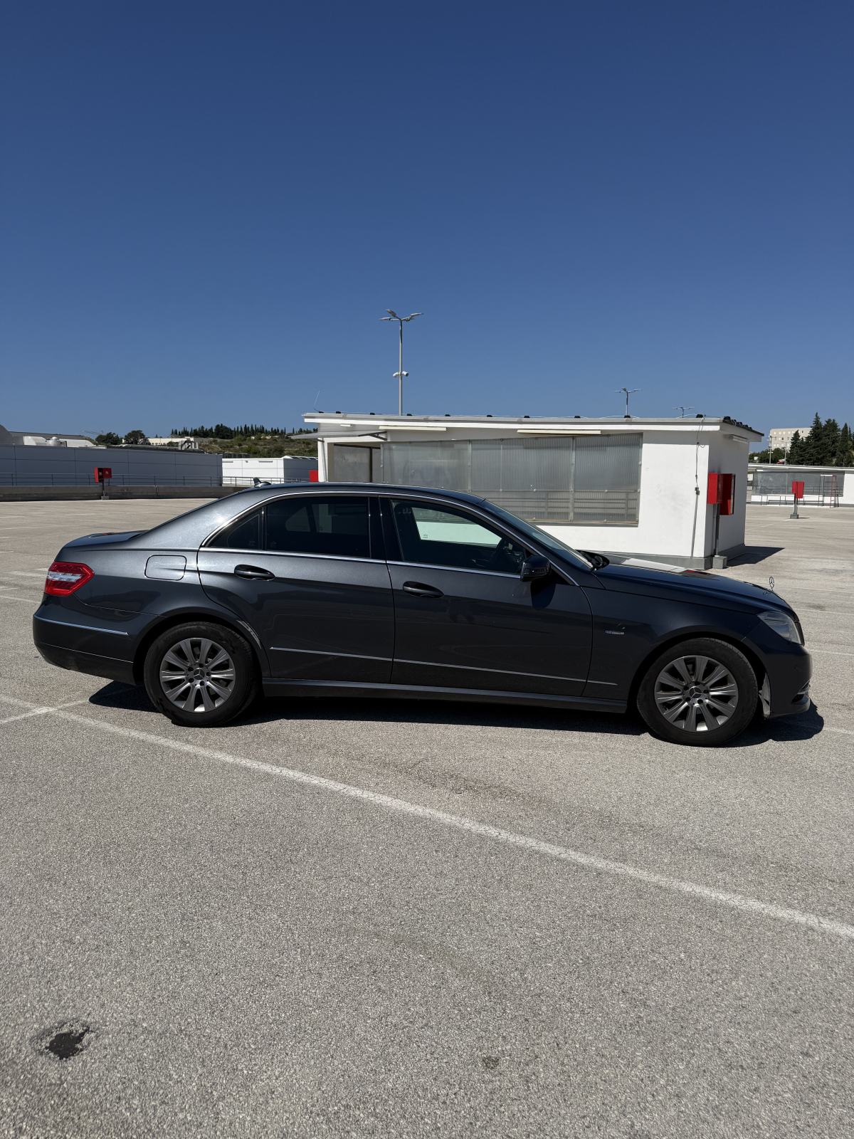 Mercedes-Benz E-klasa 220 CDI, fotografija 4