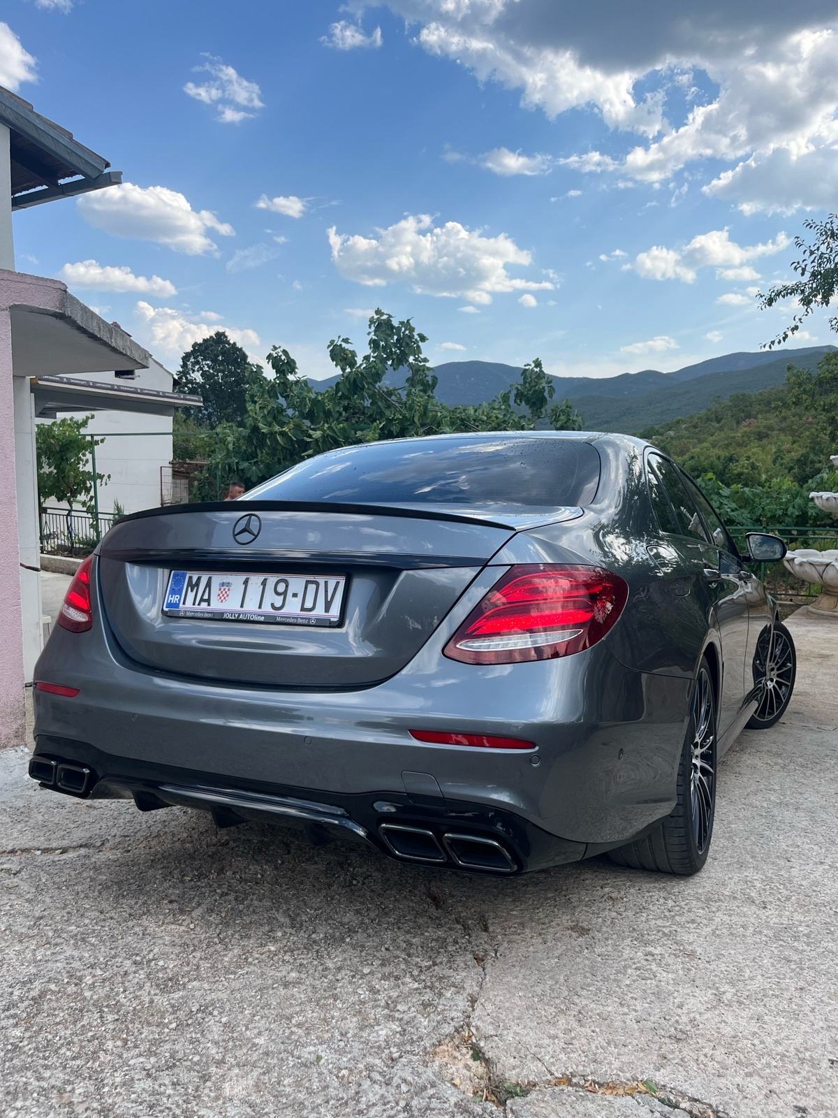 Mercedes-Benz E-klasa 220D AMG, Full LED Virtual F1 Ambient, fotografija 6
