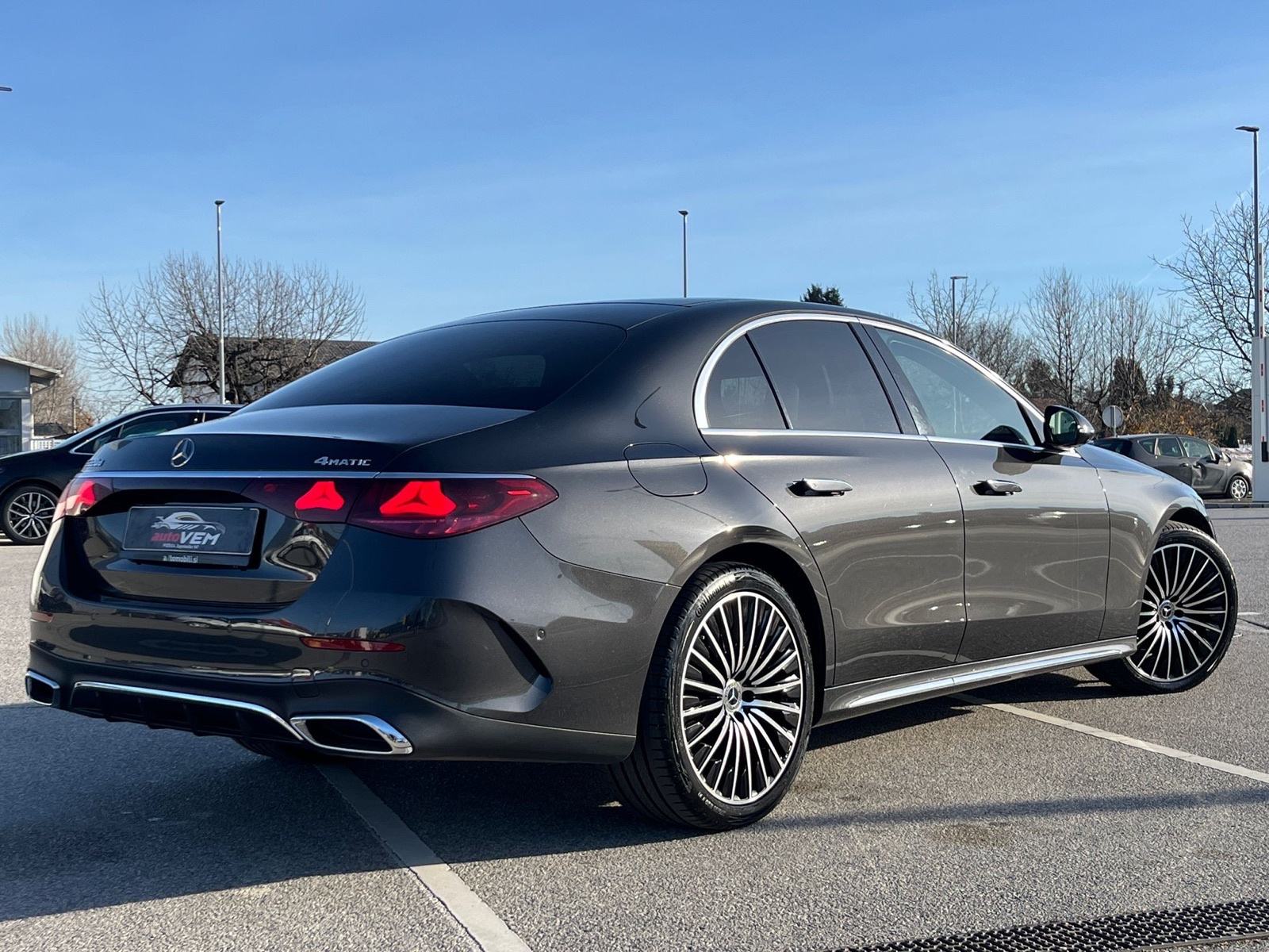 Mercedes-Benz E-klasa 220 d 4MATIC AMG -ZRAČNI-SUPERSCREEN-360” KAMERA, fotografija 3