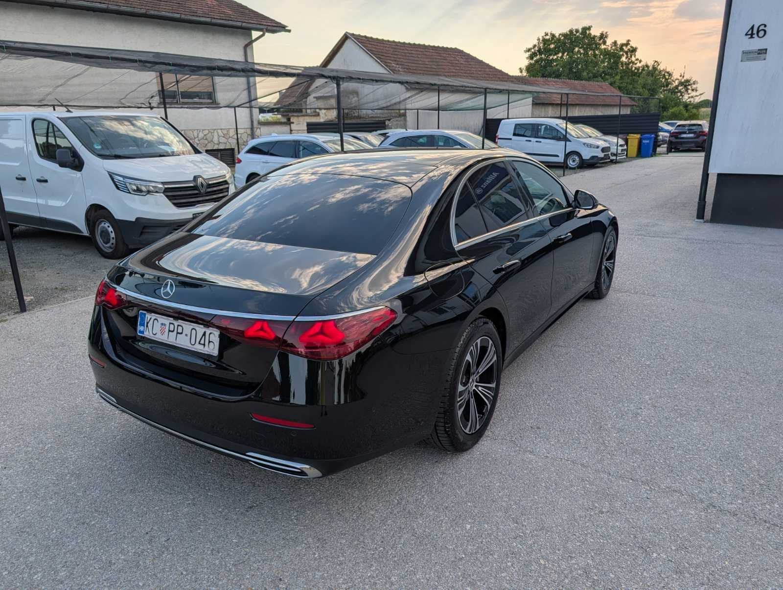 Mercedes-Benz E-klasa 220d 4MATIC, pogled izvana - slika 5