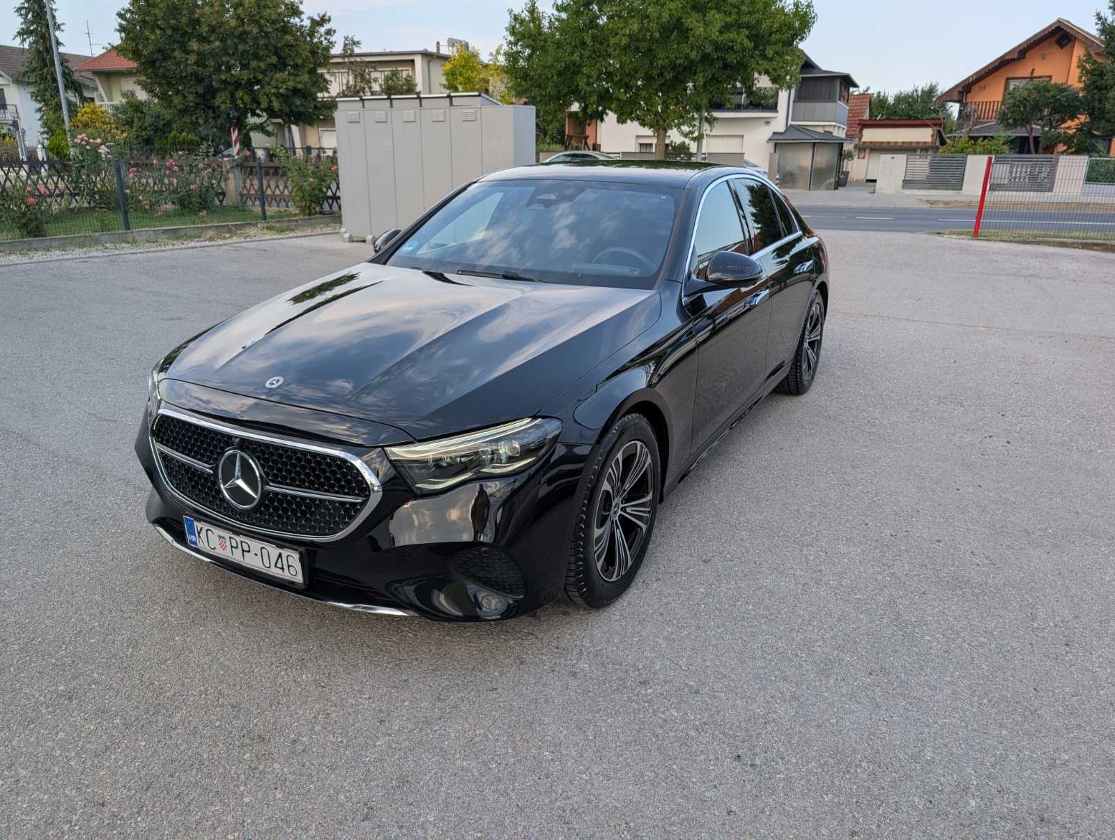 Mercedes-Benz E-klasa 220d 4MATIC, pogled izvana - slika 1