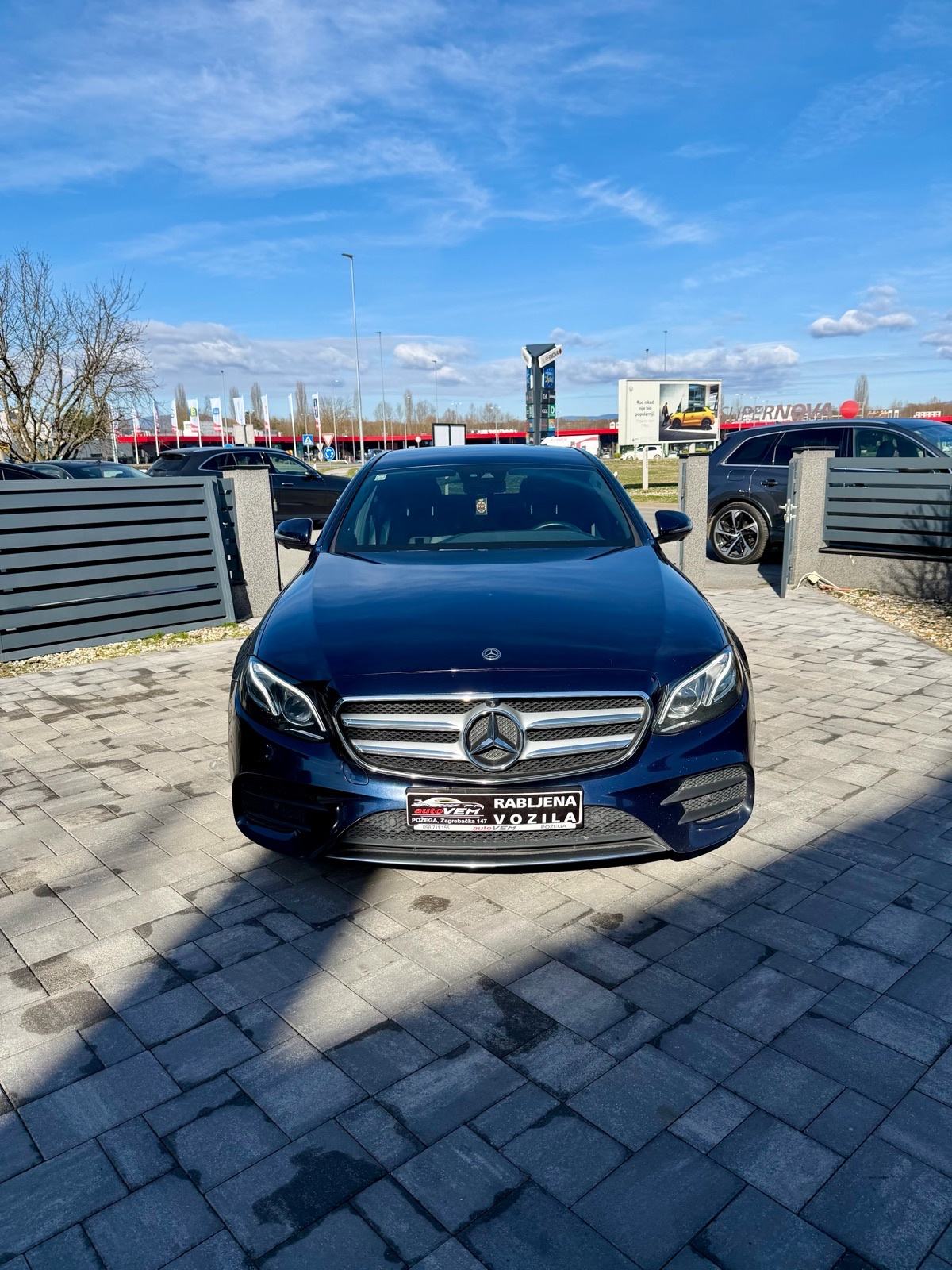 Mercedes-Benz E-klasa 220 D AMG-WIDESCREEN-360” KAMERA-KUKA-2019 God., fotografija 6