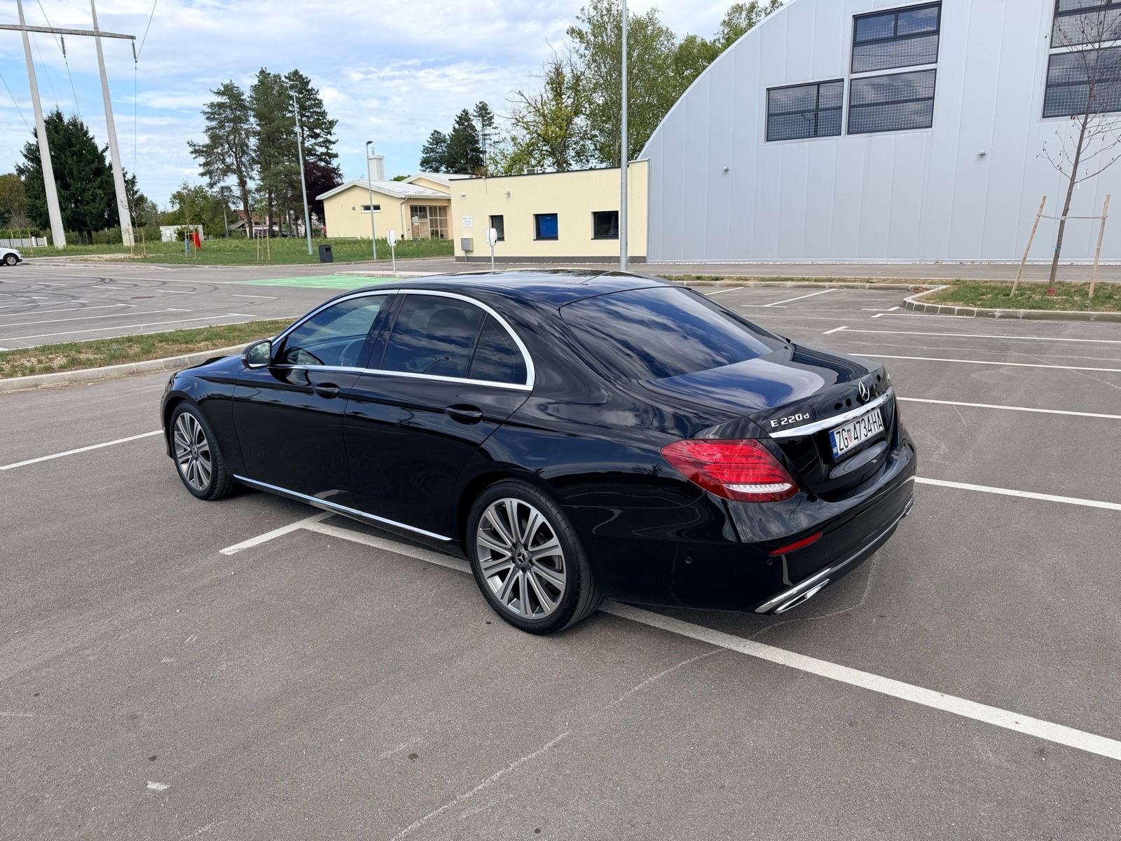 Mercedes-Benz E-klasa 220 D automatik 4matic, fotografija 2