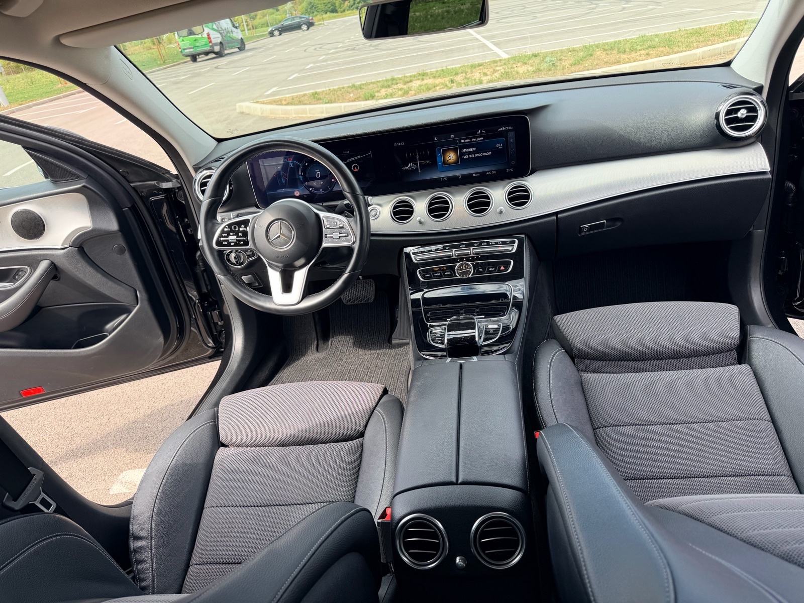Mercedes-Benz E-klasa 220 D automatik 4matic, fotografija 12