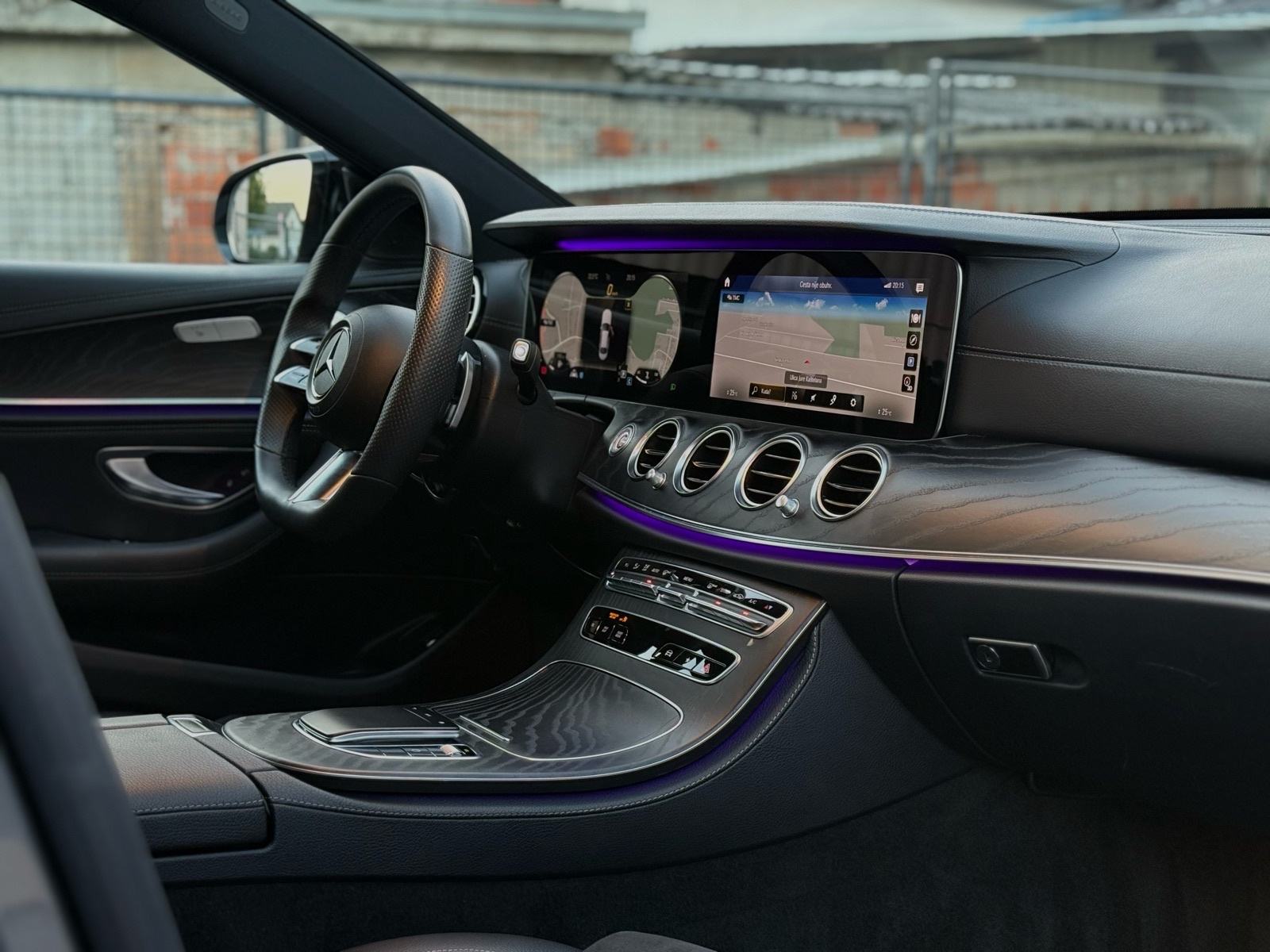 Mercedes-Benz E-klasa 220 D *AUTOMATIK*AMG*NIGHT*WIDESCREEN*360KAM*PDV, fotografija 12