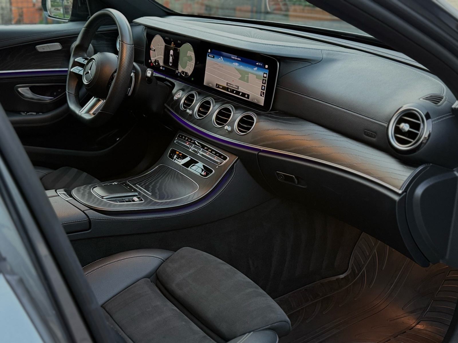 Mercedes-Benz E-klasa 220 D *AUTOMATIK*AMG*NIGHT*WIDESCREEN*360KAM*PDV, fotografija 13