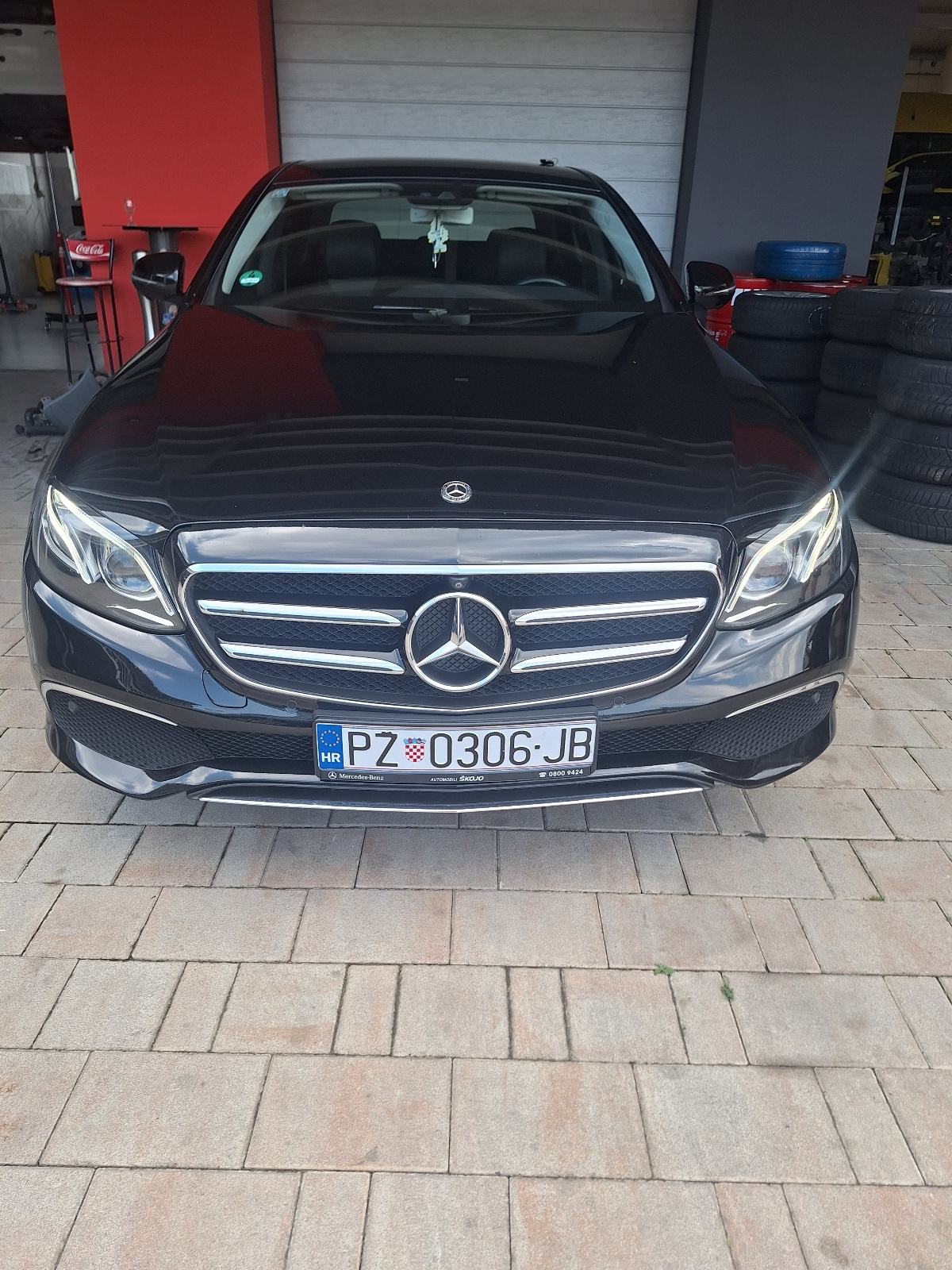 Mercedes-Benz E-klasa 220 D automatik avangard, fotografija 1