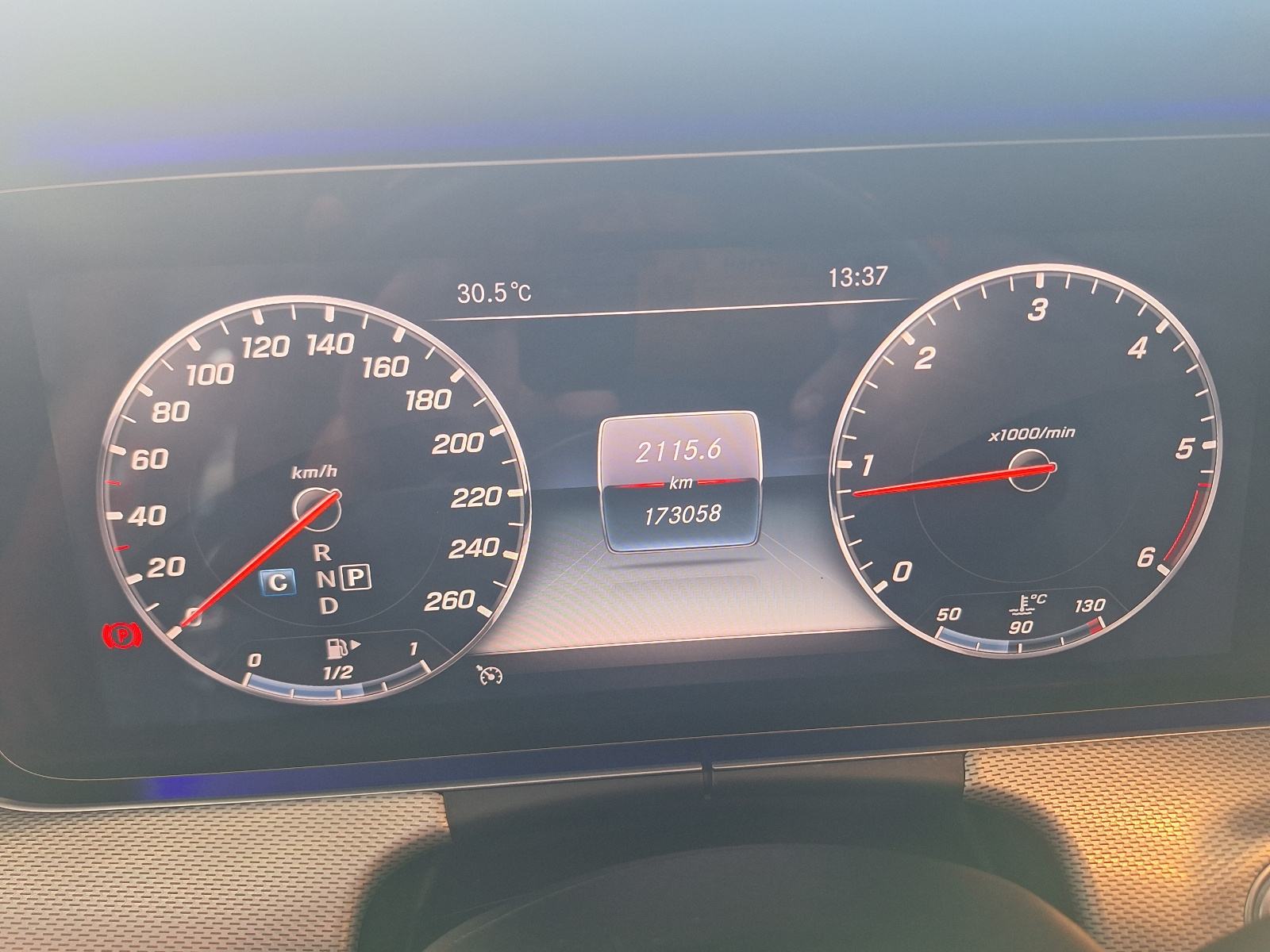 Mercedes-Benz E-klasa 220 D automatik avangard, fotografija 13