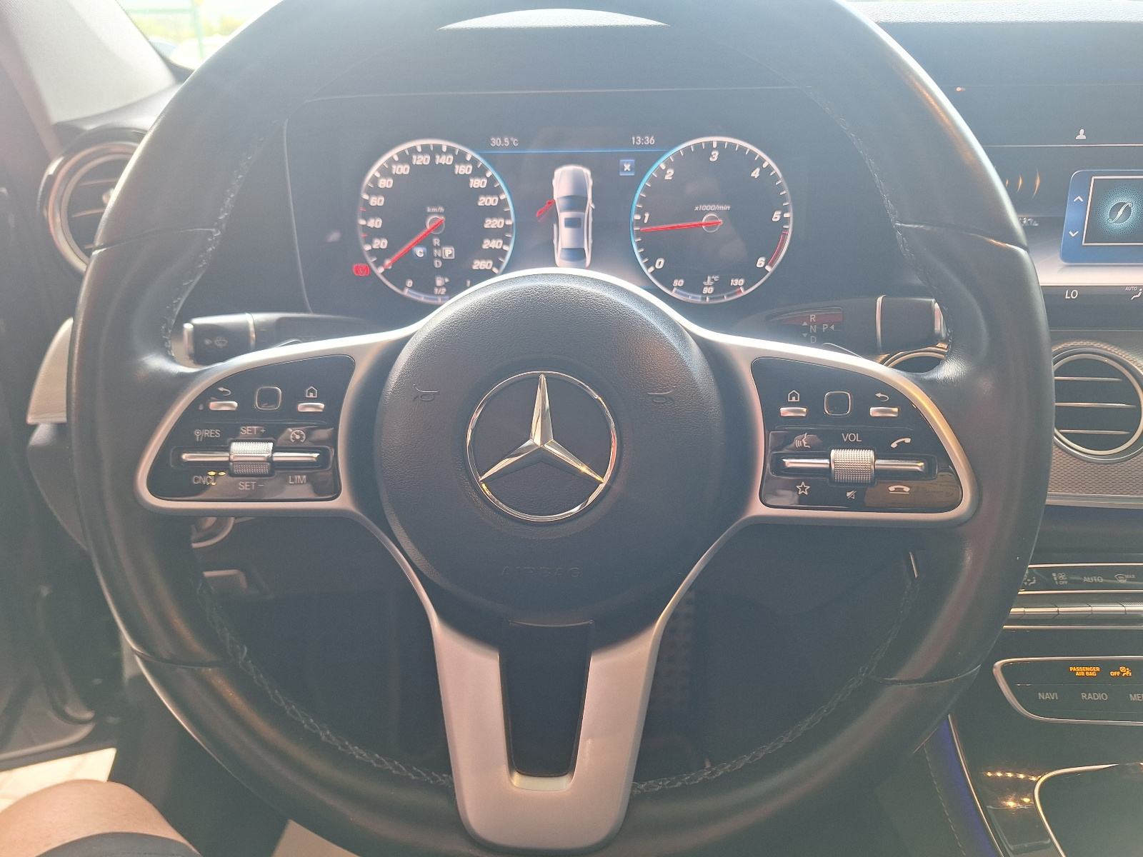 Mercedes-Benz E-klasa 220 D automatik avangard, fotografija 9