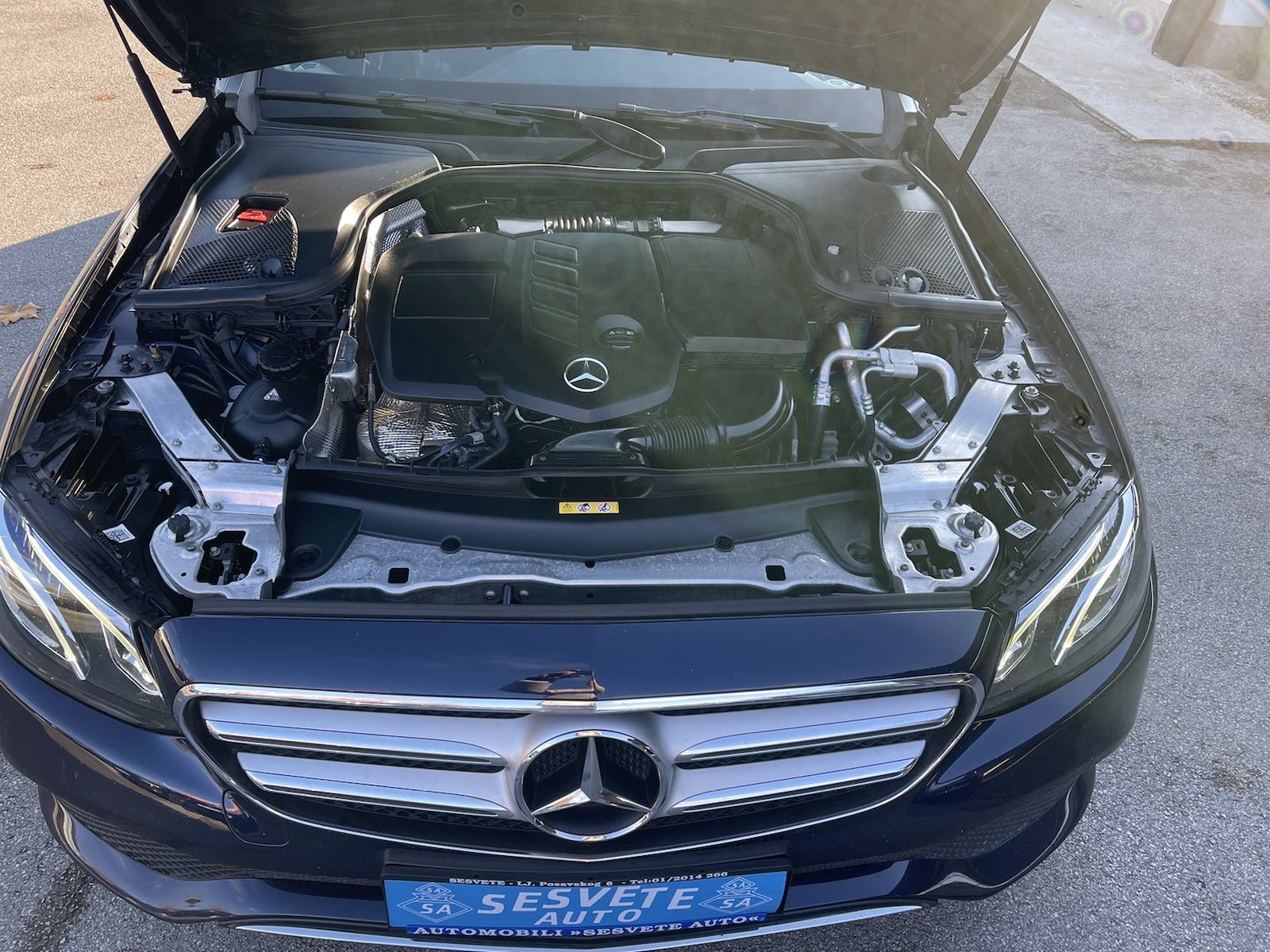 Mercedes-Benz E-klasa 220 D automatik !!, fotografija 19