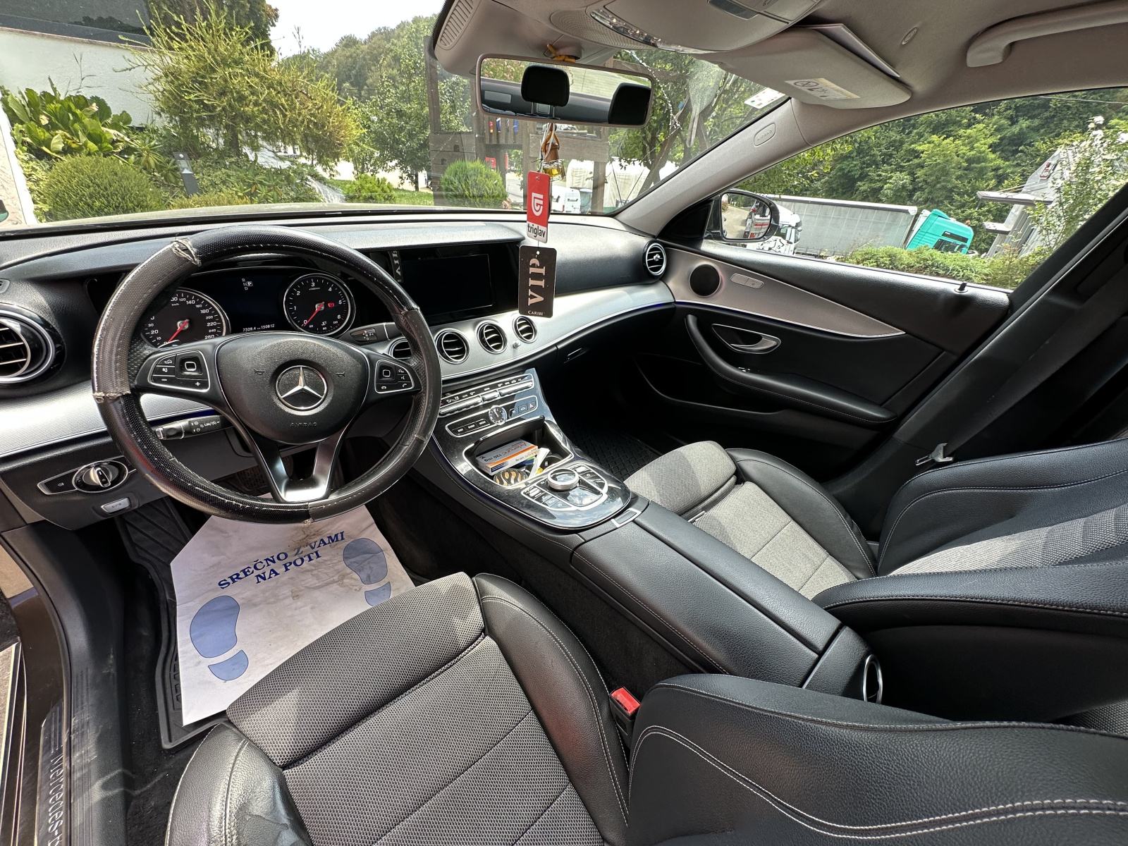 Mercedes-Benz E-klasa 220 D automatik, fotografija 7