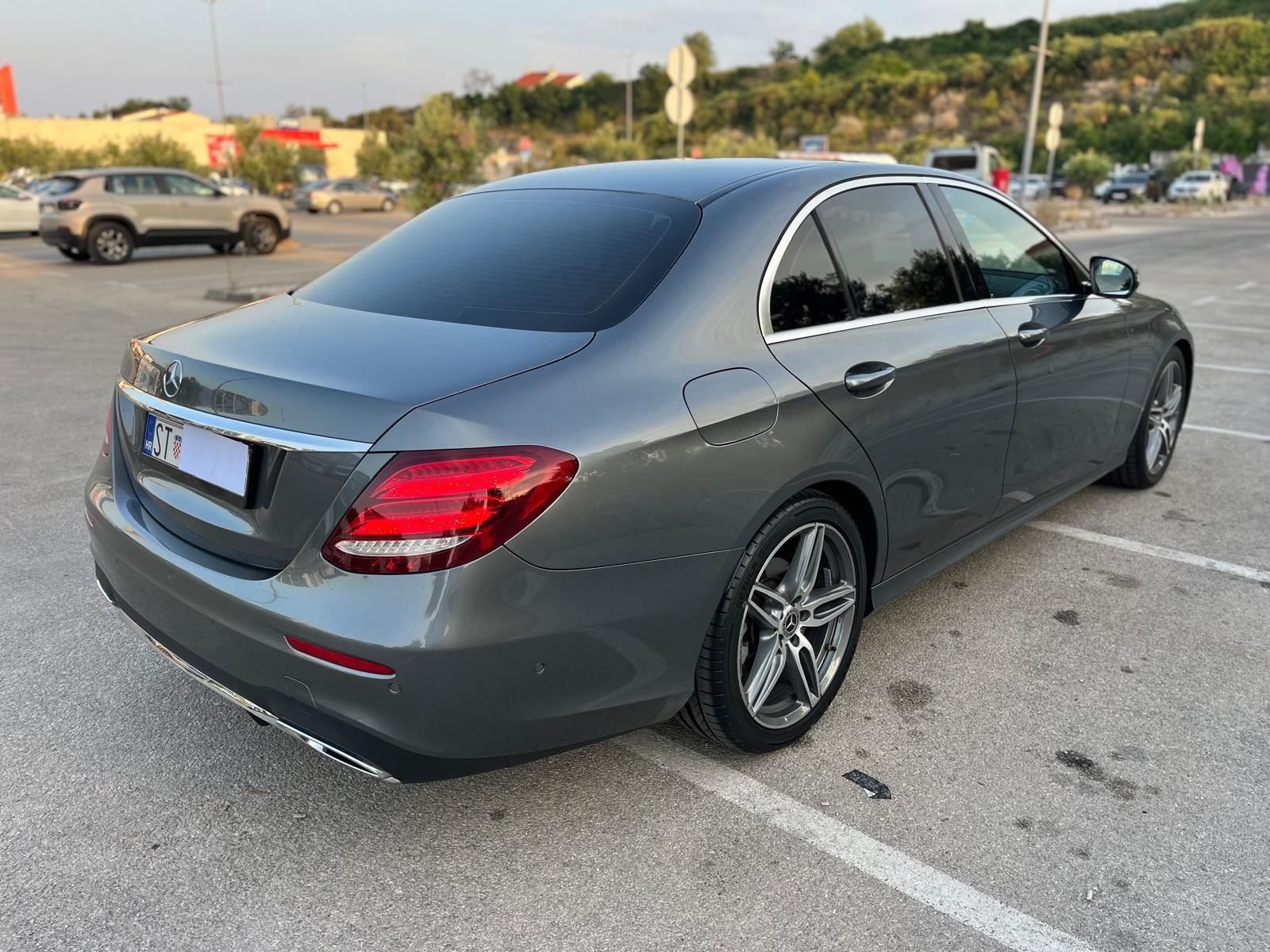 Mercedes-Benz E-klasa 220 D AMG automatik, fotografija 4