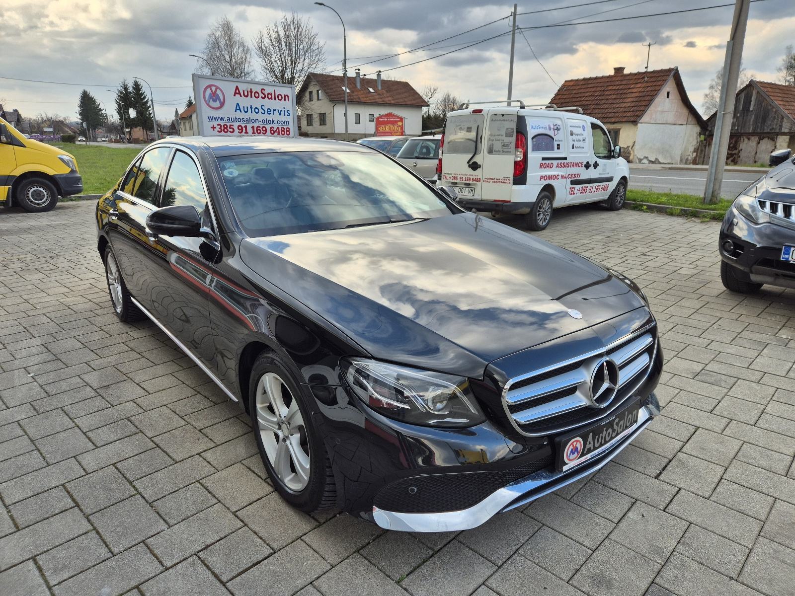 Mercedes-Benz E-klasa 220 D AMG, automatik, fotografija 2