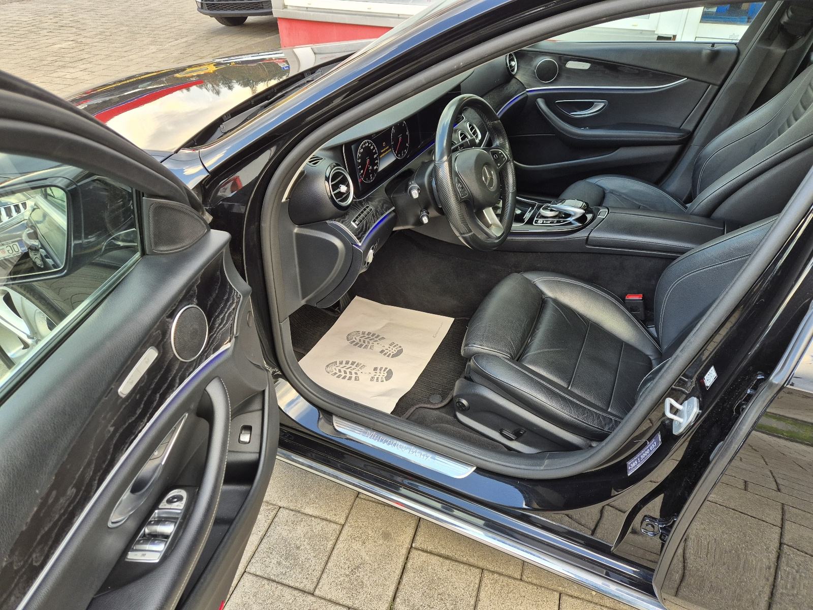 Mercedes-Benz E-klasa 220 D AMG, automatik, fotografija 8